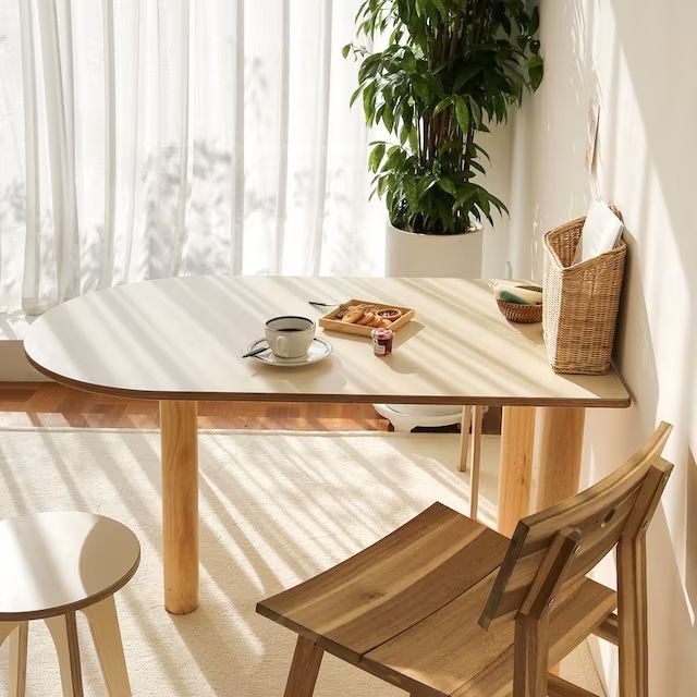 木製半楕円形ダイニングテーブル　椅子は別途出品してます　Francfranc 木製半楕円形ダイニングテーブル 椅子は別途出品してます Francfranc