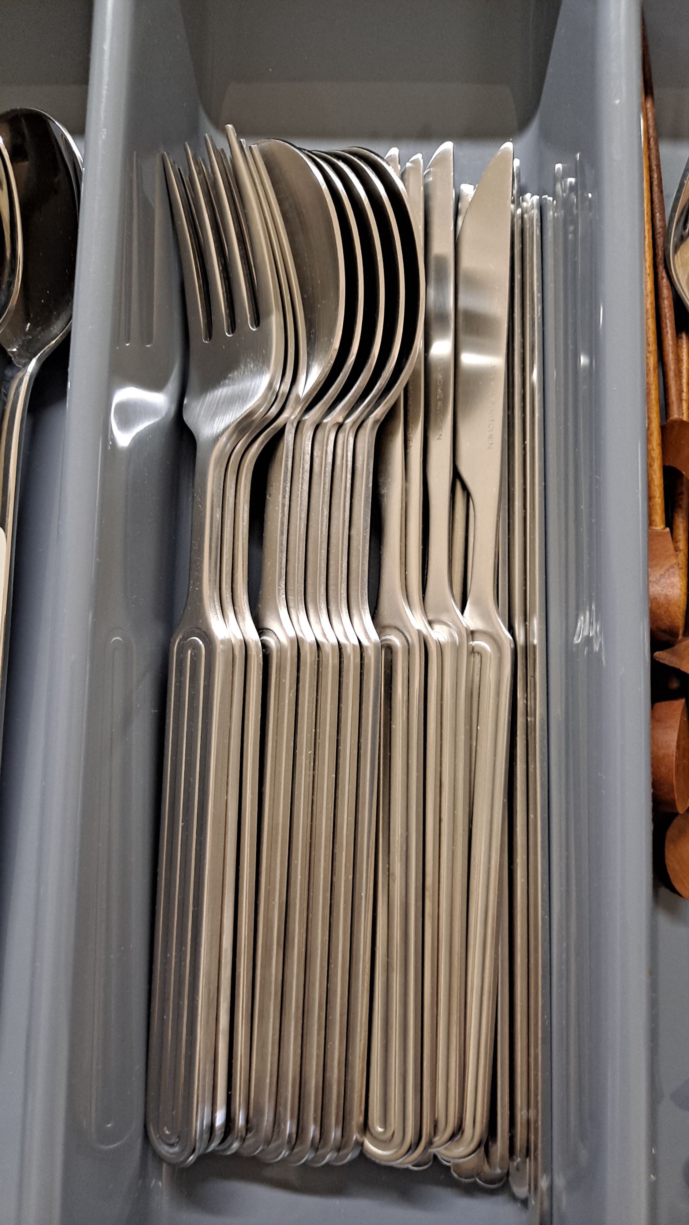 Ridge Stainless Steel Full Flatware Set for 2 (8-Piece) user photo
