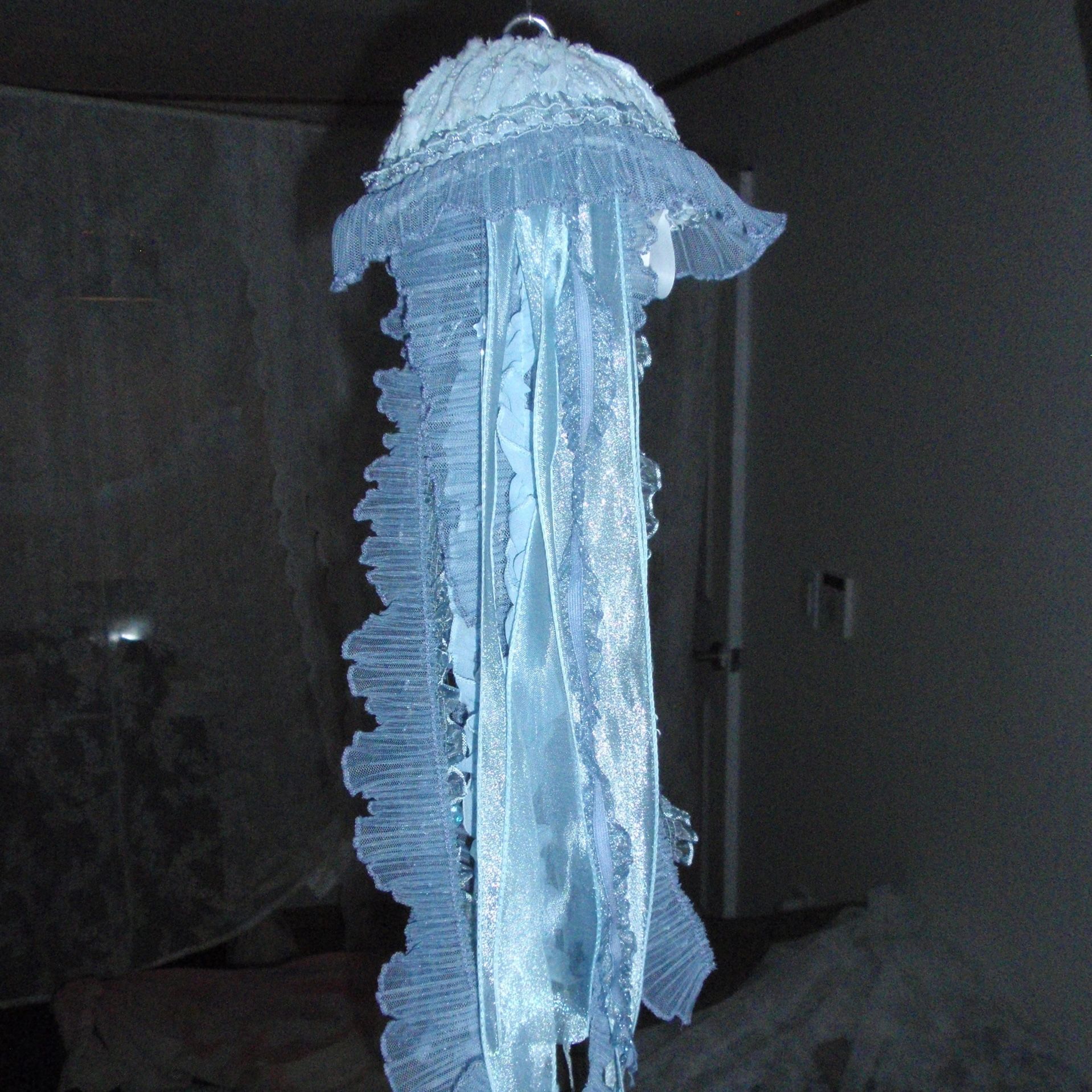 Blue Veil 핸드메이드 해파리 모빌 간이 조명 오브제 가격 추이 trace on grace Blue Veil 핸드메이드 해파리 모빌 간이 조명 오브제 - 최저가 146,250원