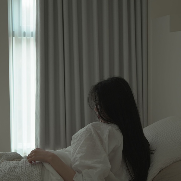 [오늘의집 단독] 설백 프리미엄 100% 빛차단 암막커튼 호텔식 형상기억 맞춤제작