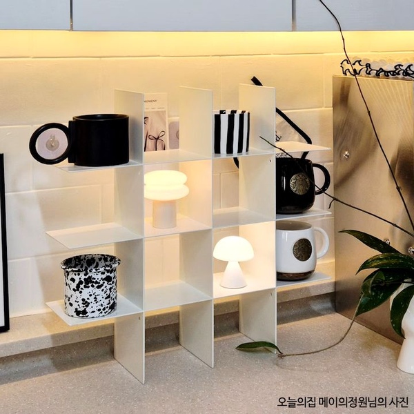 [오늘의집 단독] 블랑 철제 올화이트 오브제 향수정리함 진열대 컵선반 컵보드