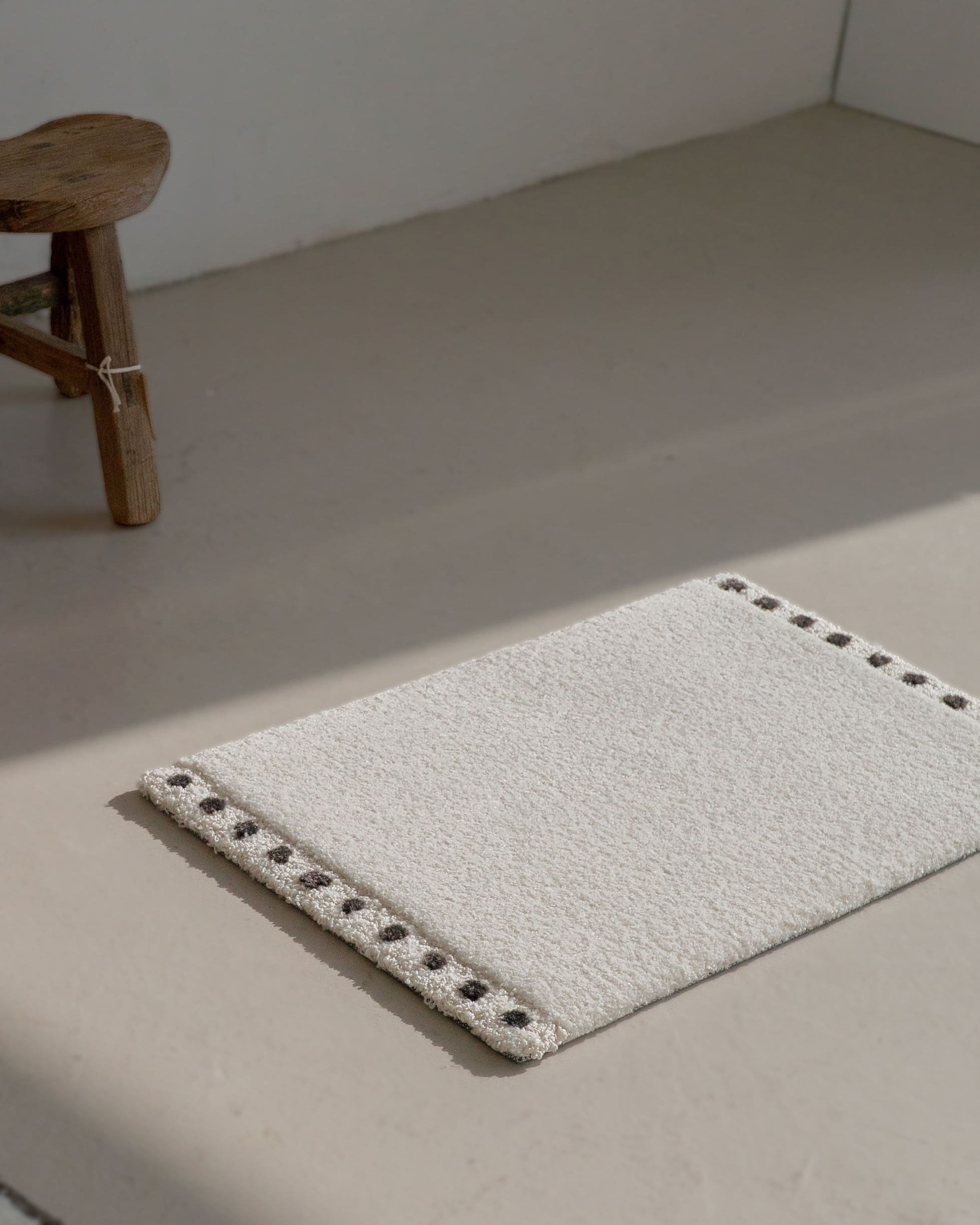 SIMPLE NOTE Mini rug 심플노트 미니러그 도어매트 (42x65) 가격 추이 ouvert919 SIMPLE NOTE Mini rug 심플노트 미니러그 도어매트 (42x65) - 최저가 116,100원