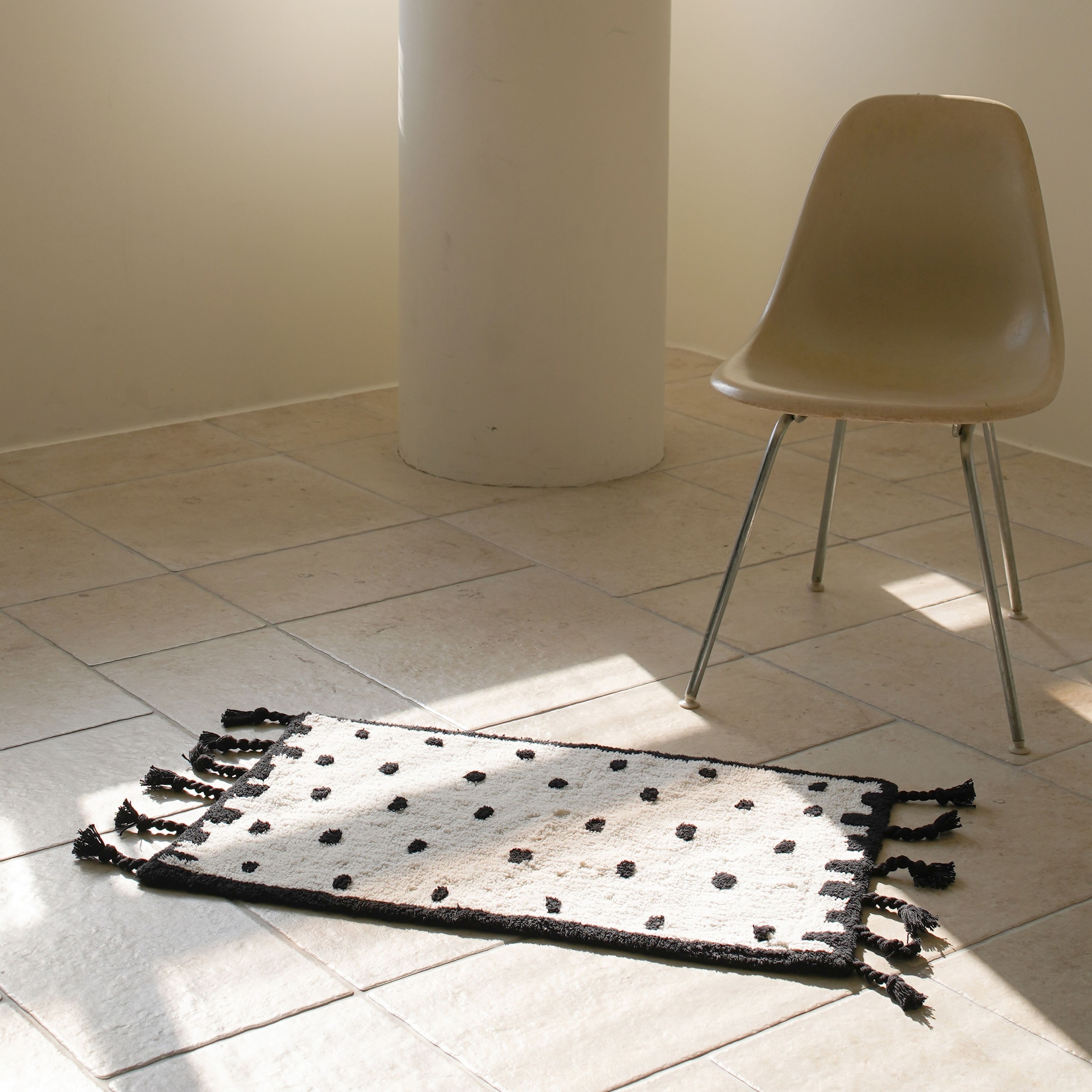 도트 테일 러그- Artisan Dot Tassel Rug 가격 비교 lllf 도트 테일 러그- Artisan Dot Tassel Rug