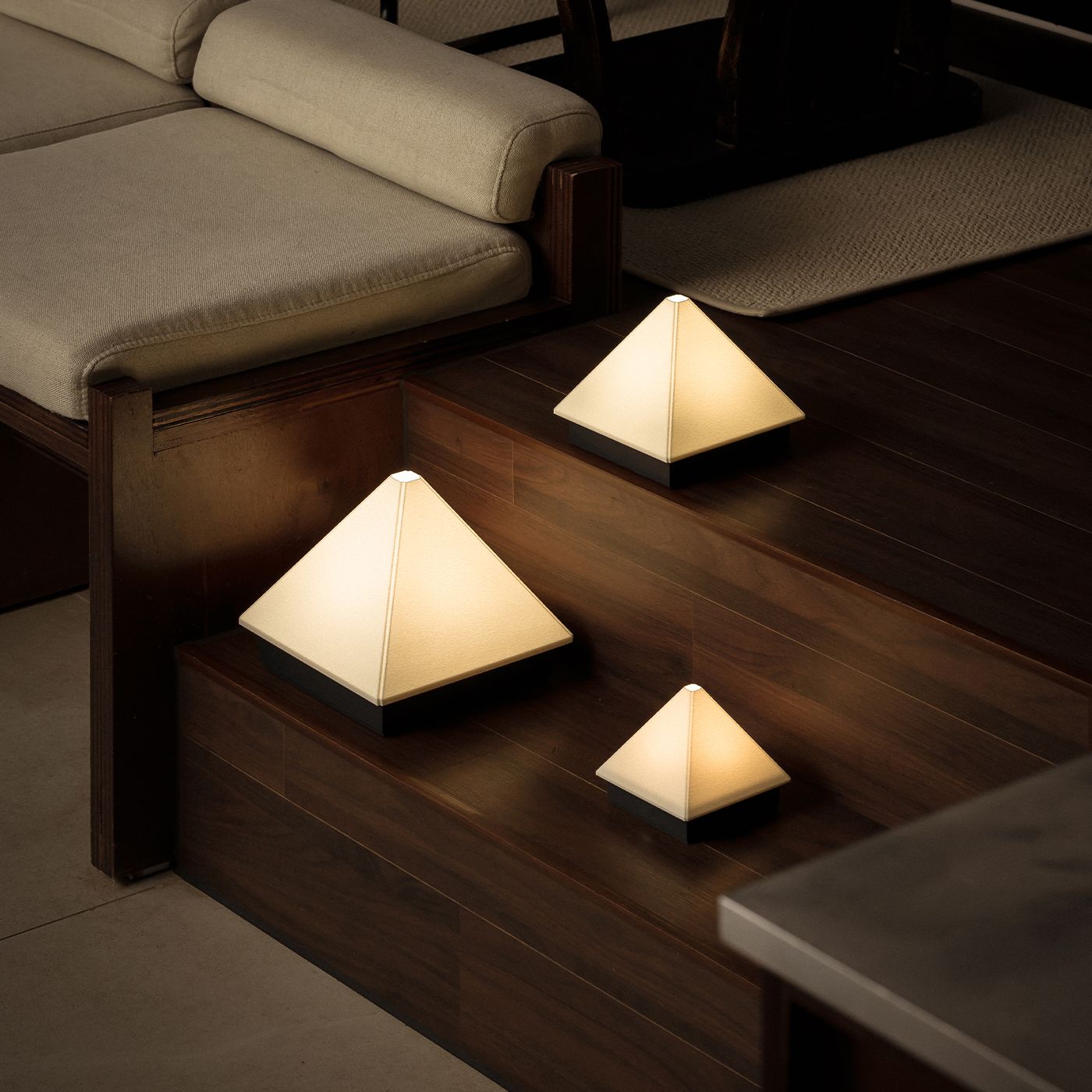 리을 라이팅 Heugyujae-1 Portable Lamp 흑유재 포터블 조명 무드등