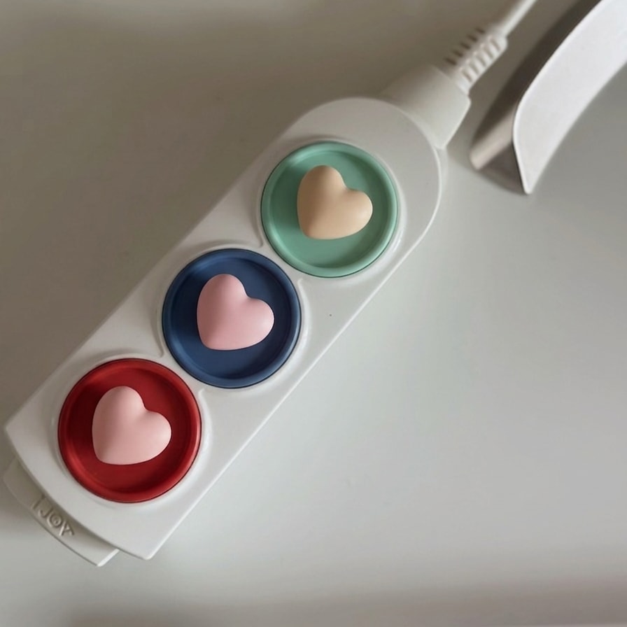 오늘의집 콘센트 안전 커버 콘센트 마개 4개 가리개 멀티탭 보호 캡 실리콘 덮개 마개 하트 별 세트