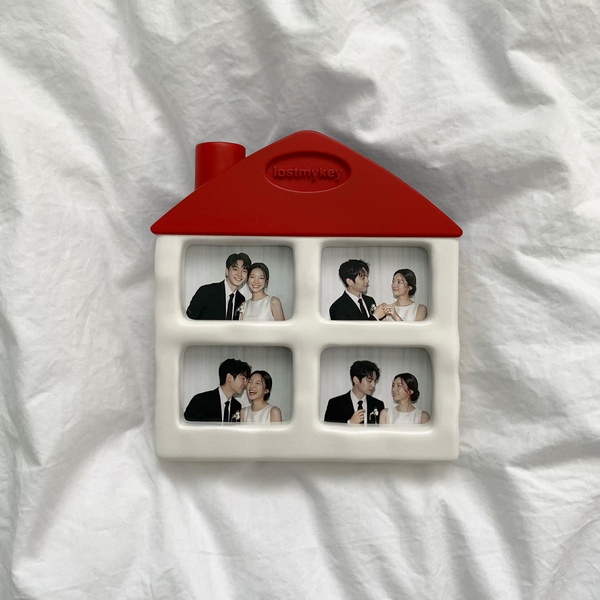 Window House 4cut Frame (Red)