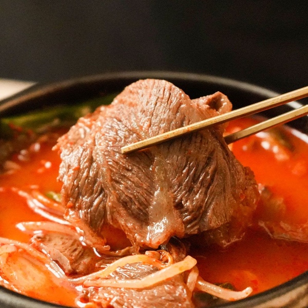 진한 국물에 얼큰한 소고기 국밥 600g