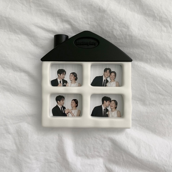 Window House 4cut Frame (Black)