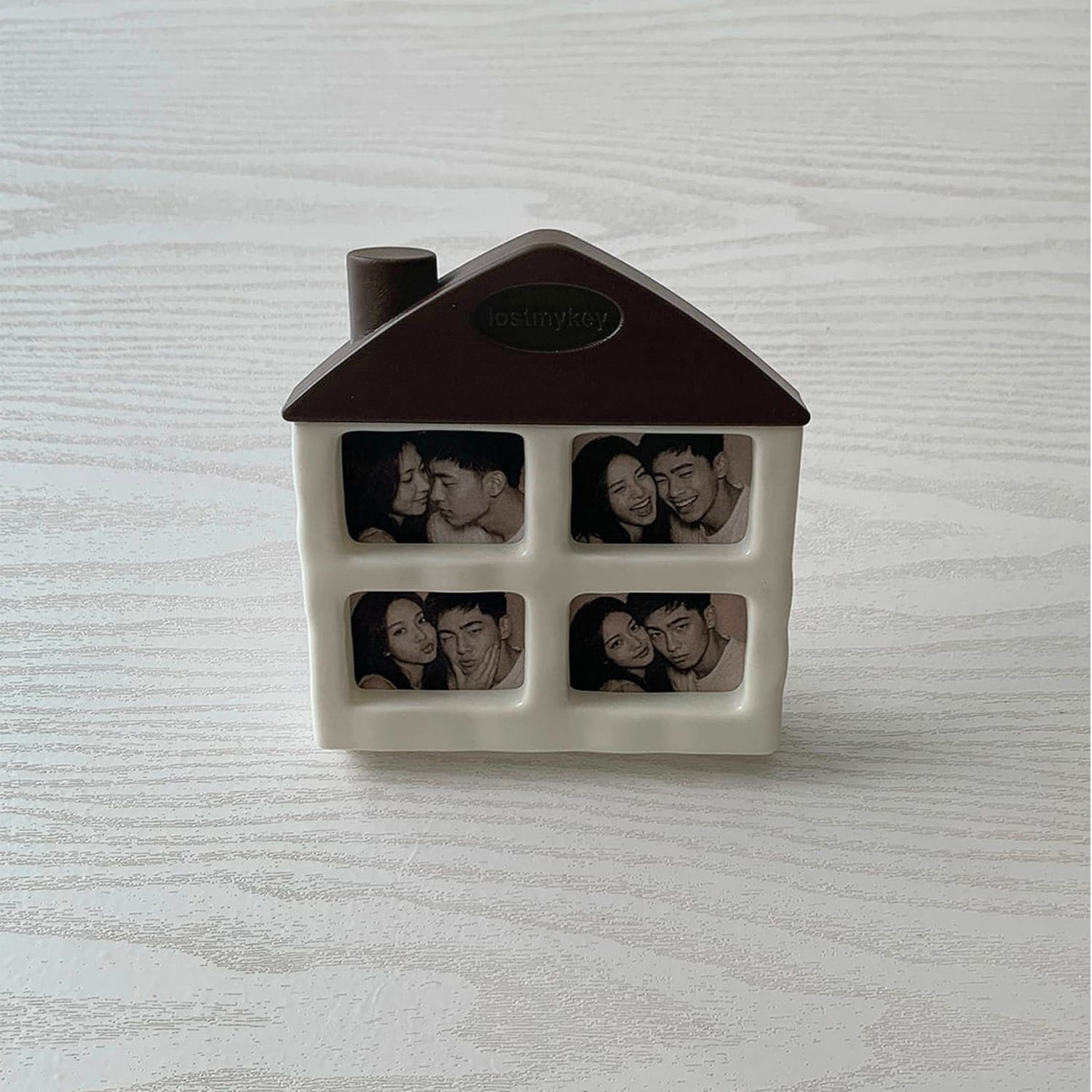 lostmykey Window House 4cut Frame (Cacao)