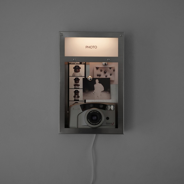 in;tangible MEMORY ; VITRINE LIGHT 조명 인생네컷 액자 자석 포토보드 메뉴판