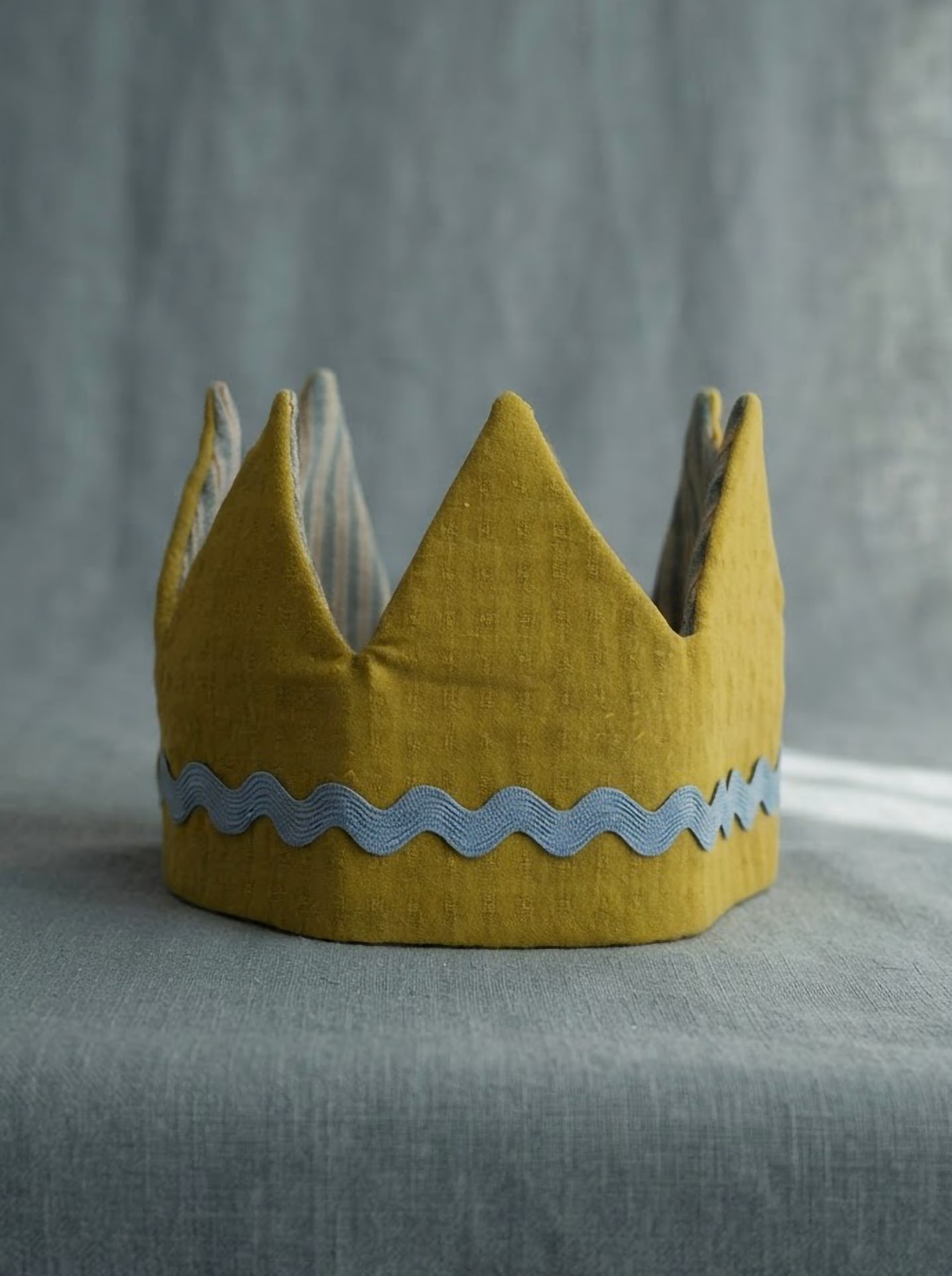 토바패브릭스튜디오 tova reversible crown (yellow) 패브릭 생일 왕관 파티 촬영 소품