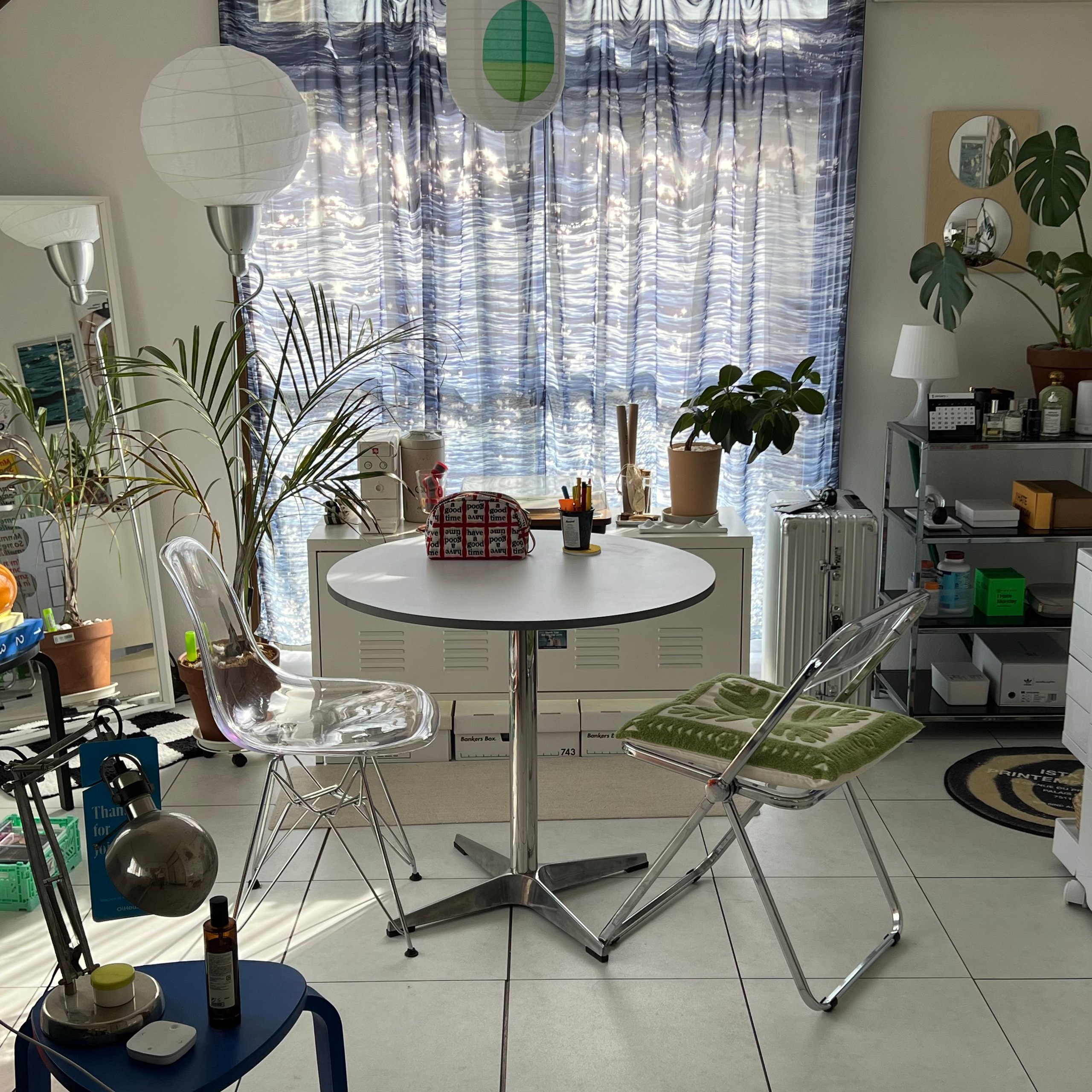 O'gre HPL ラウンドテーブル ホワイト［3サイズ］ ホワイト シルバー