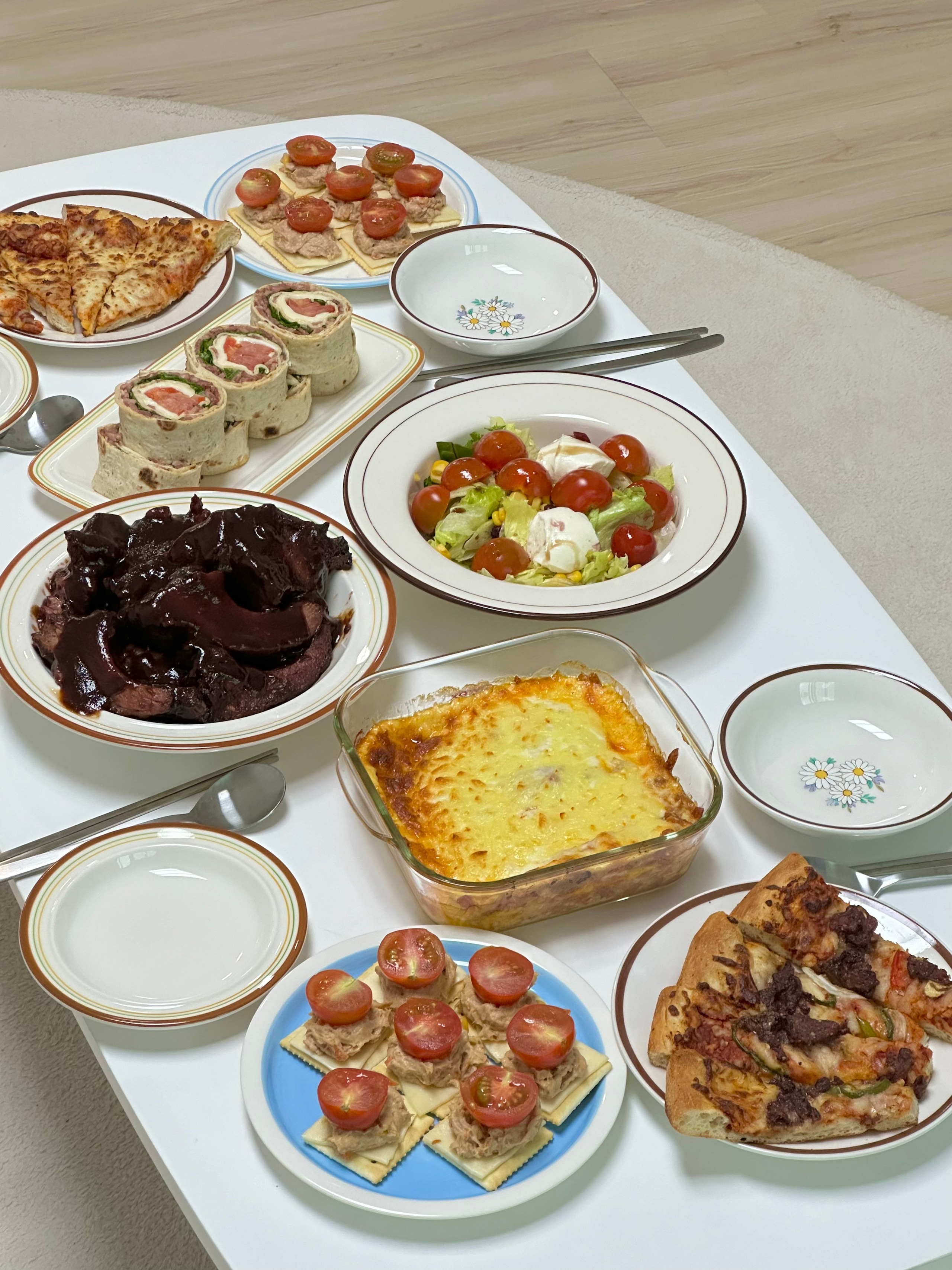 Syracuse Maple Plate and Bowl Set for 2 (15 Piece) user photo