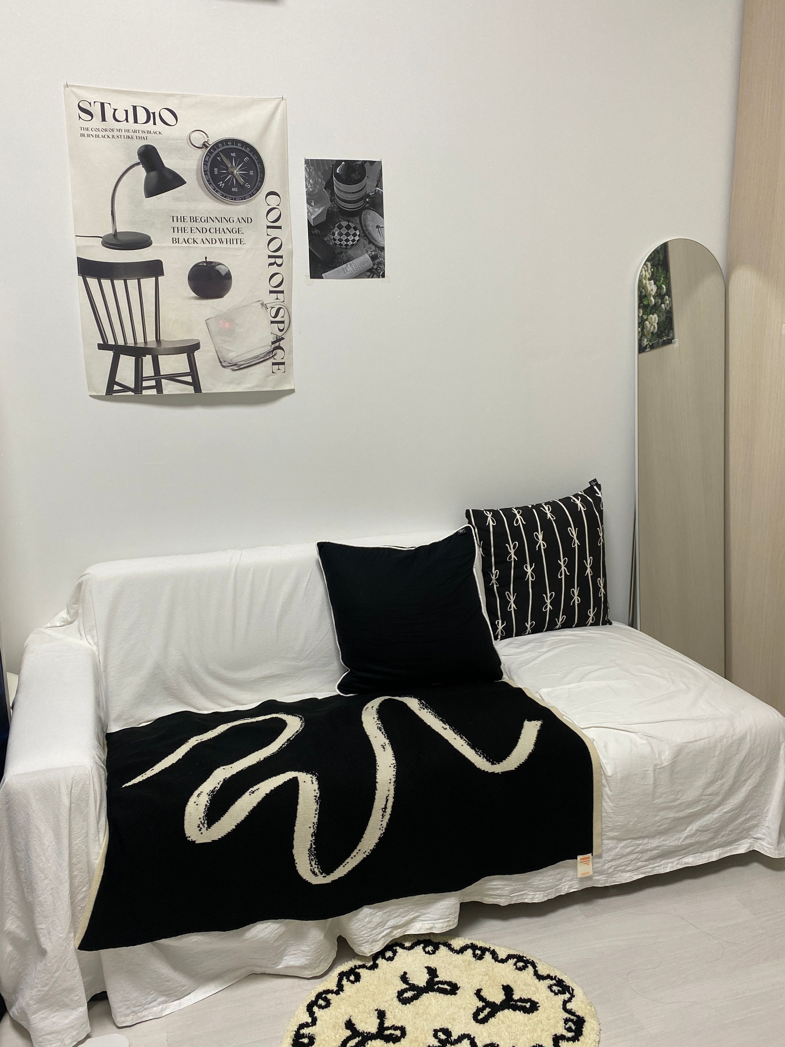 Brush Pattern Reversible Knit Blanket user photo