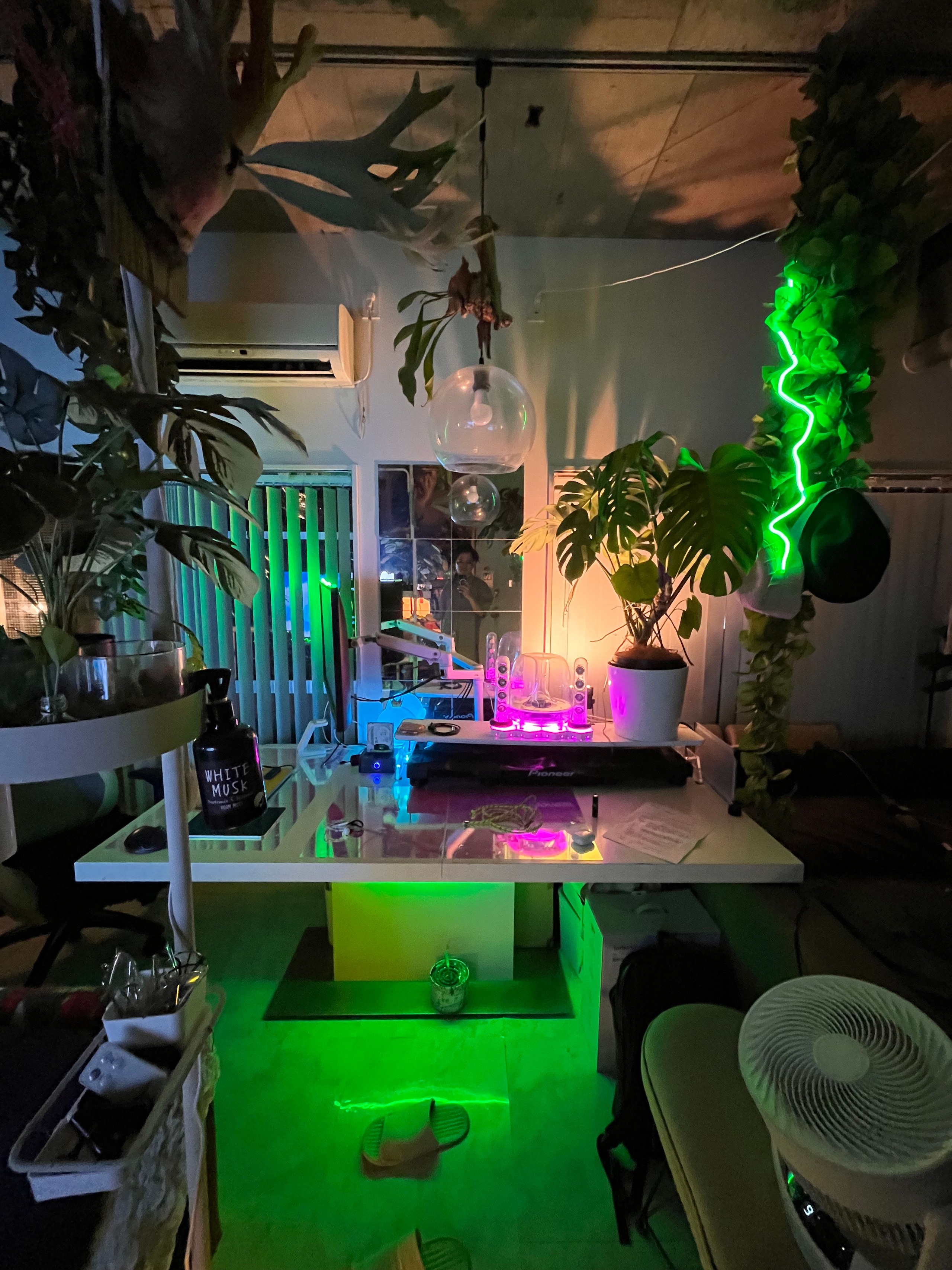 Tuiss Décor 遮光 ナチュラル ホワイト バーチカルブラインド | Window