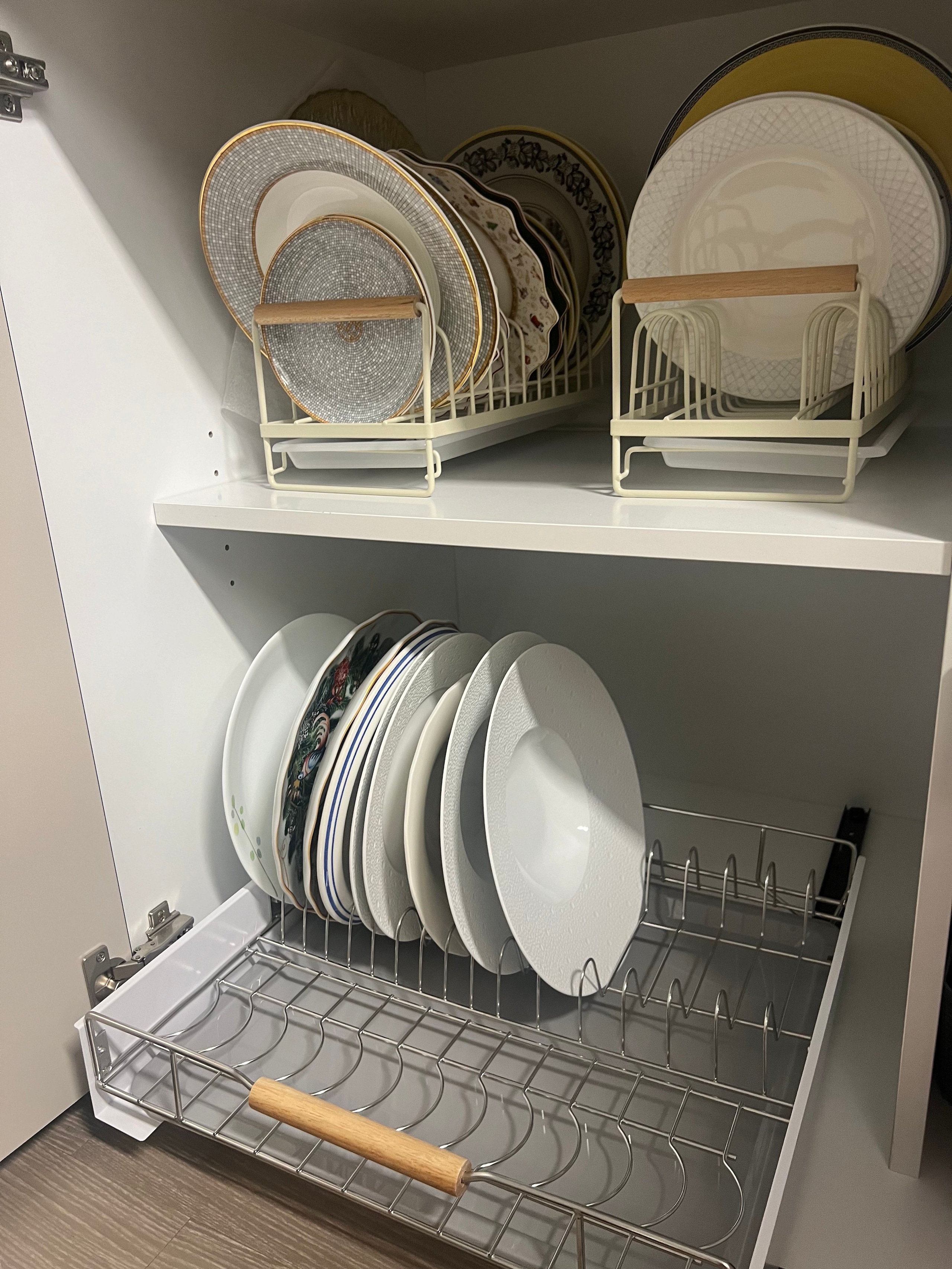 Sliding Dish Rack with Wood Handles user photo