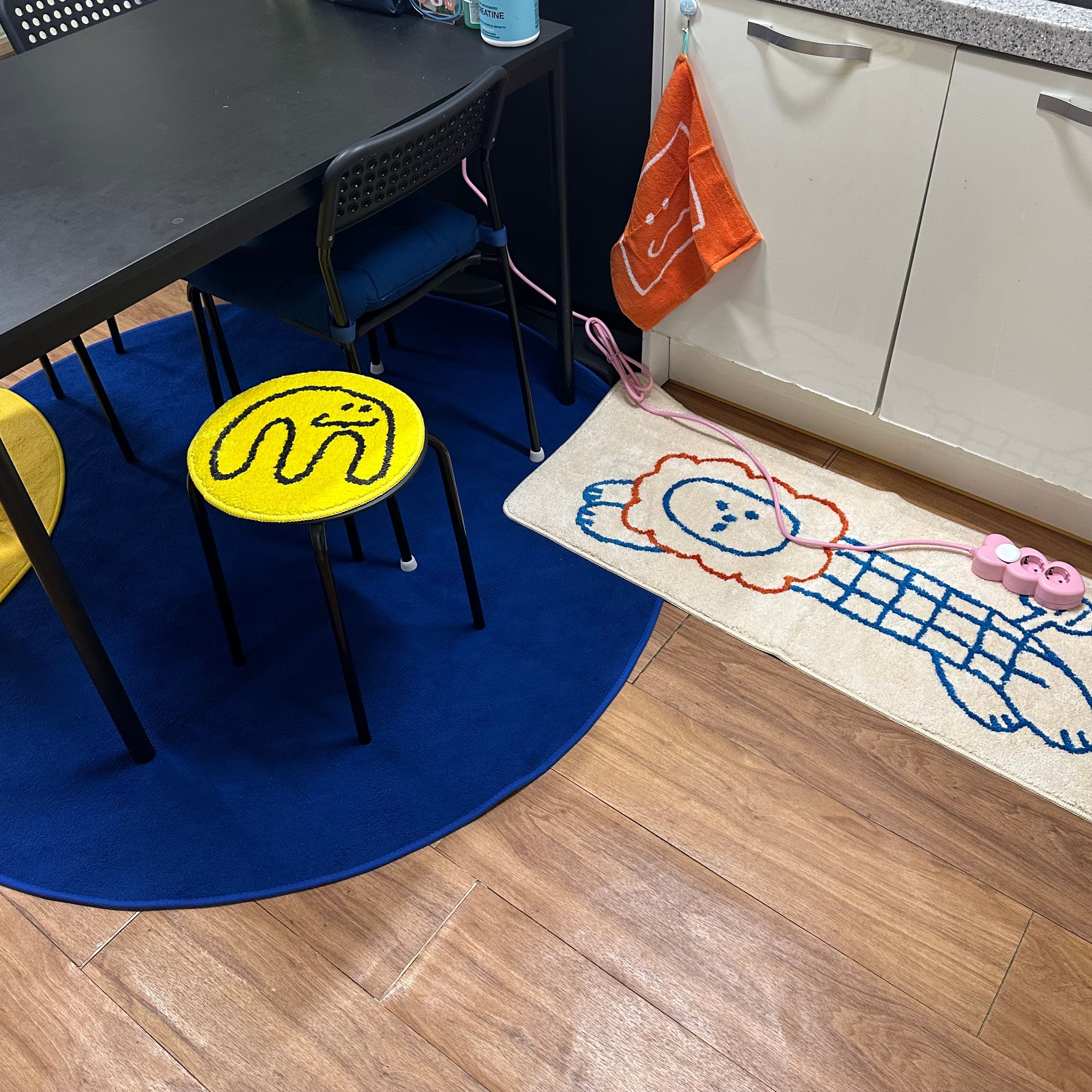 Pop Color Washable Round Rug user photo