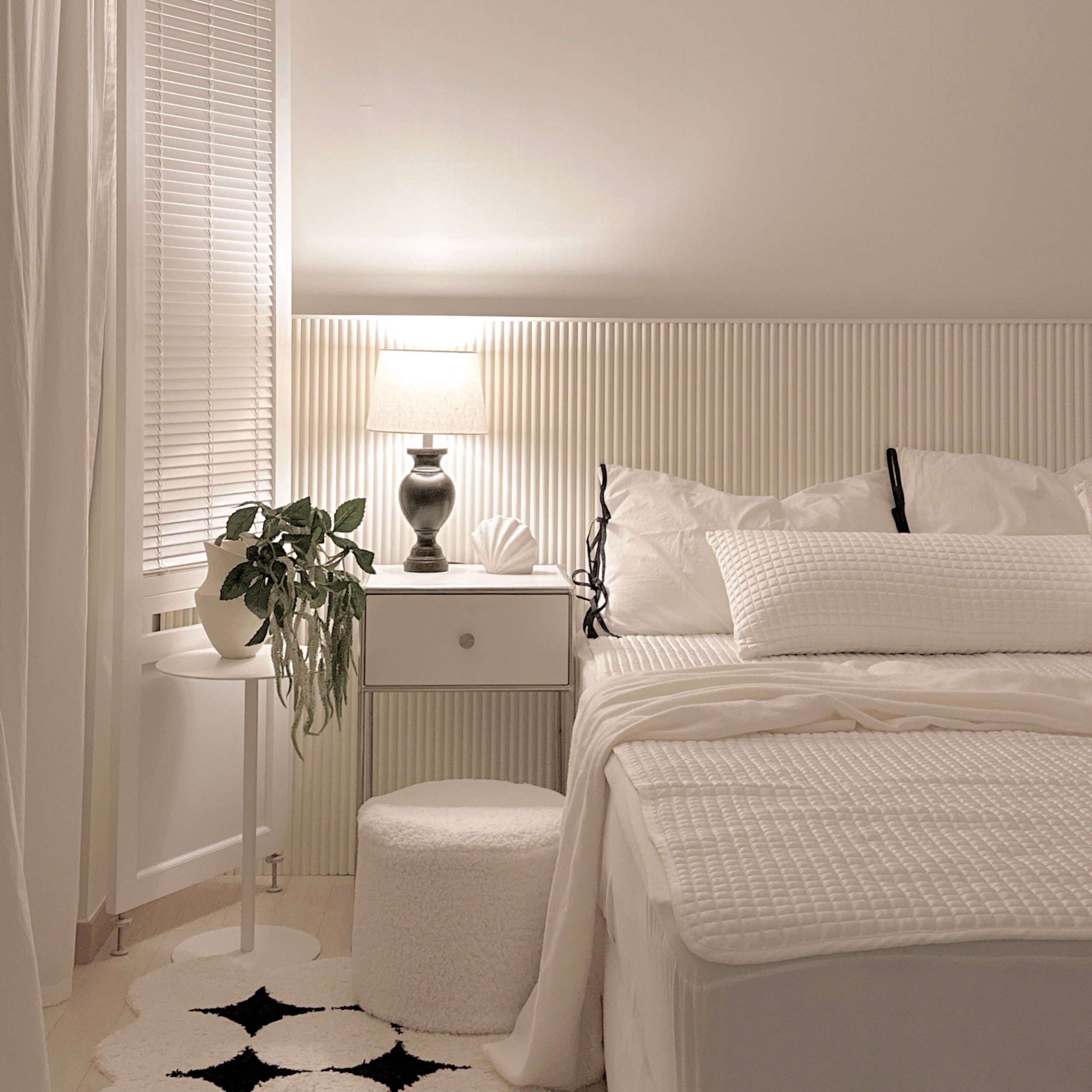 Modern Round Metal Side Table user photo