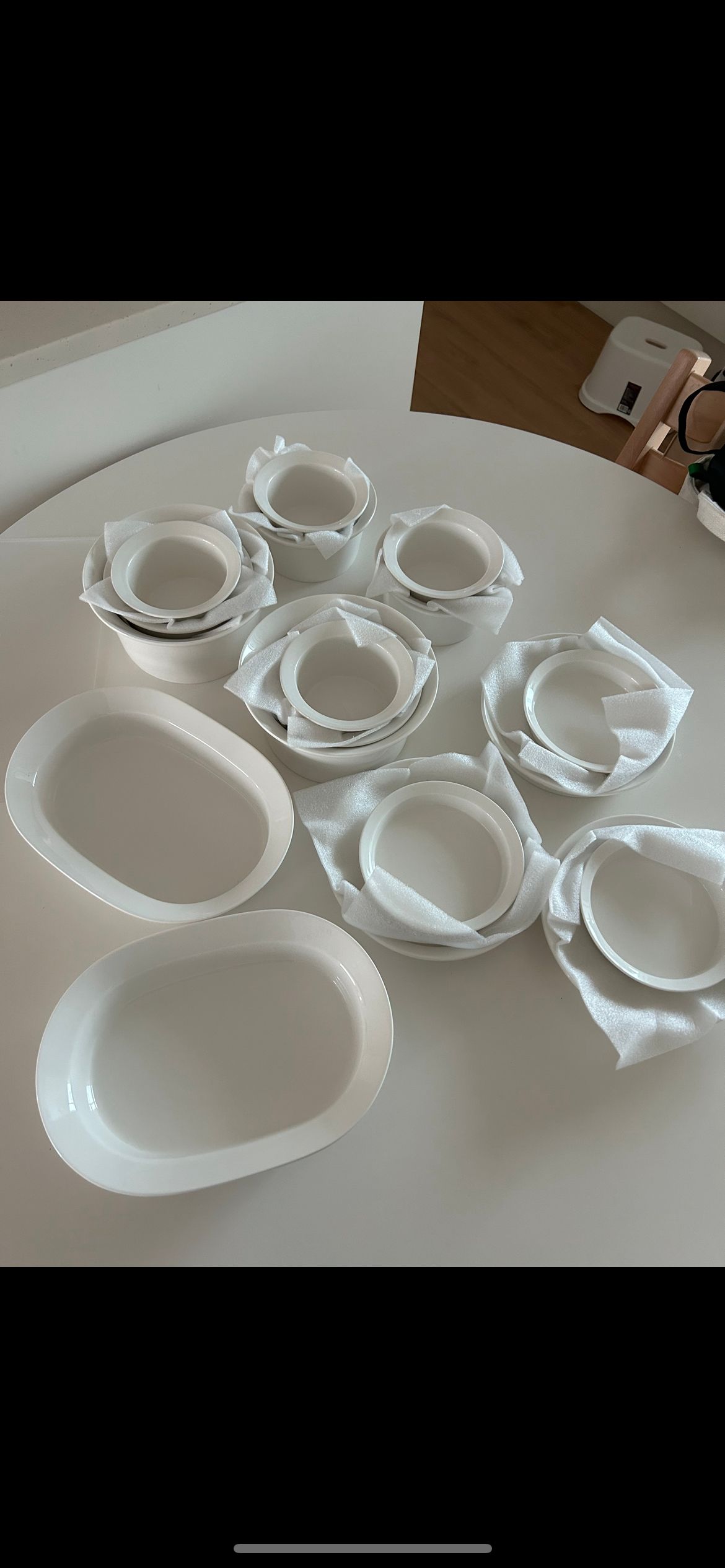 EBT Newlywed Ceramic Dinnerware Set for 4 (20-Piece) user photo