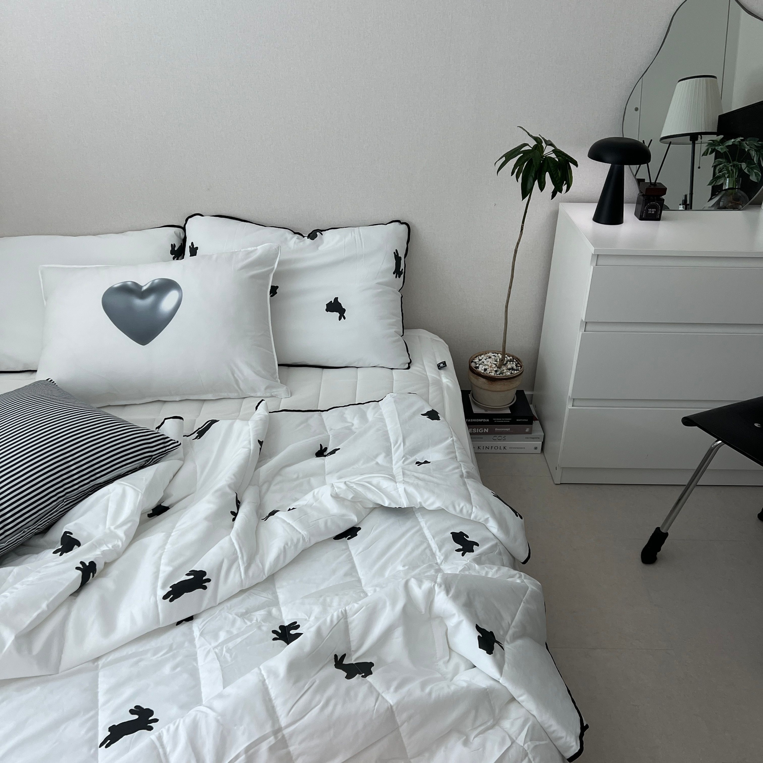 Summer Bunny Cool-Touch Seersucker Comforter Set user photo