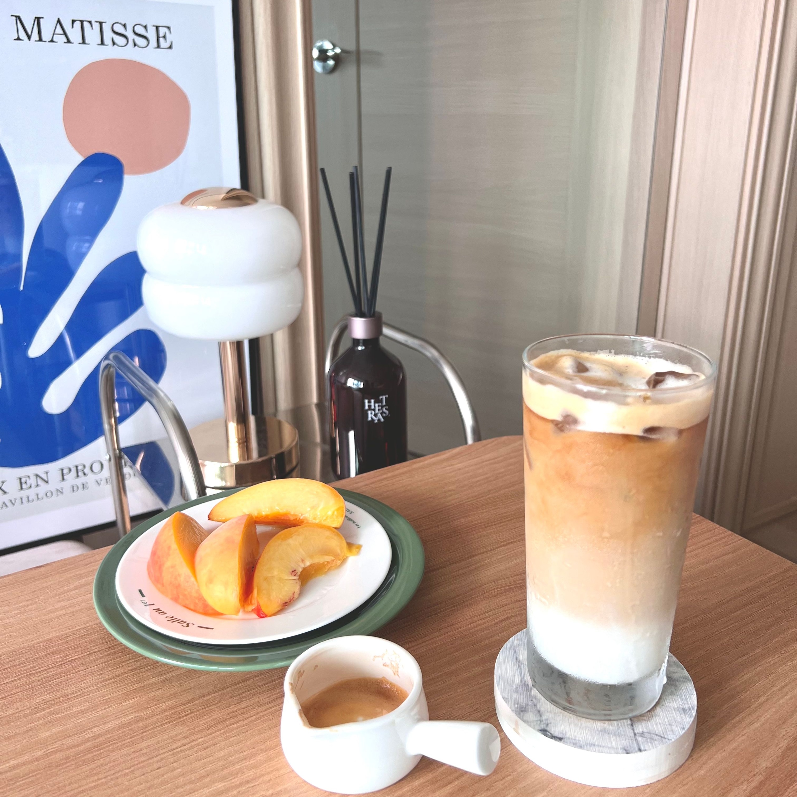 LED Gloomy Table Lamp user photo