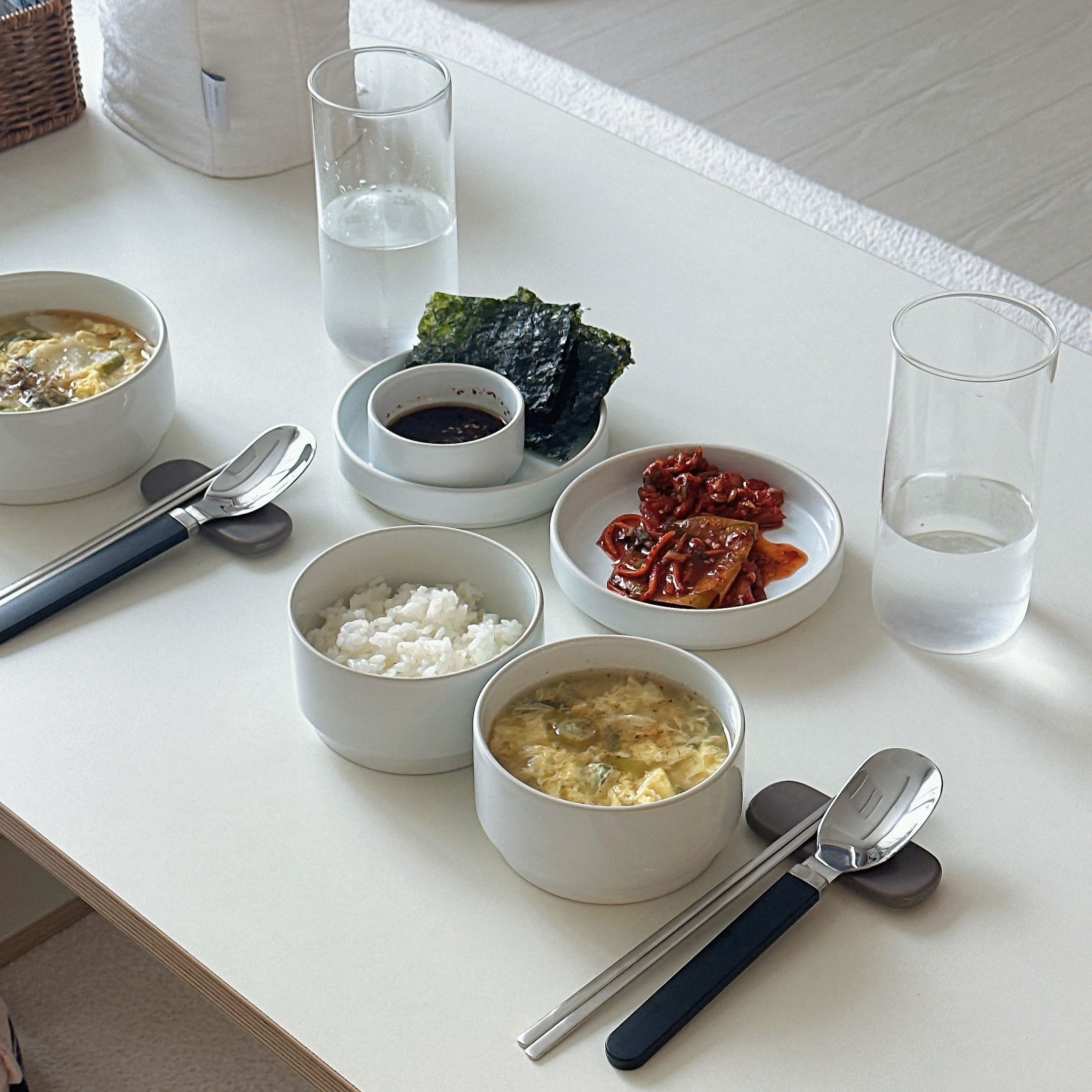 Olhum Korean Dinnerware Set for 2 (13-Piece) user photo