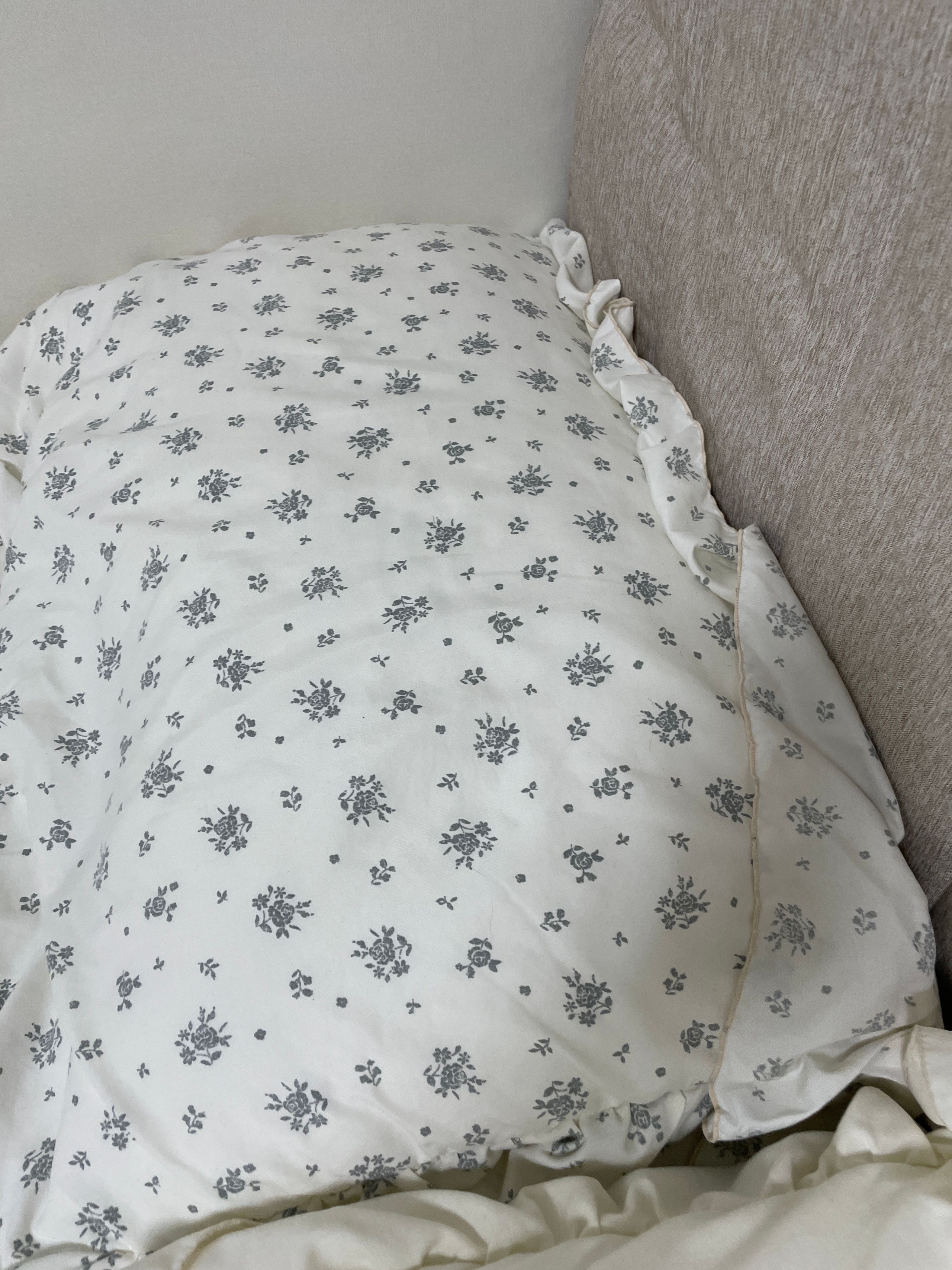 Hotel Style Dust-Free Frill Pillowcase user photo