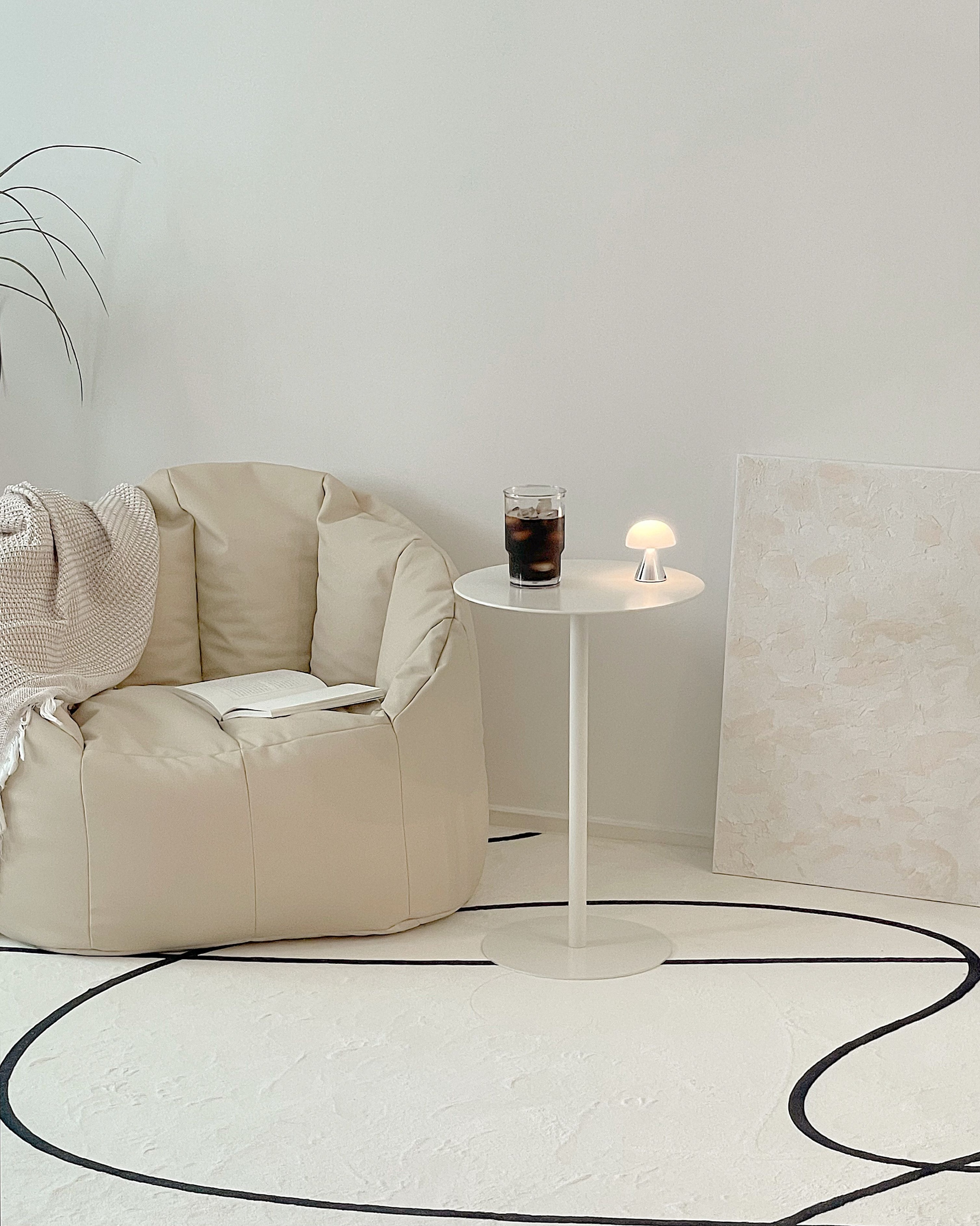 Modern Round Metal Side Table user photo