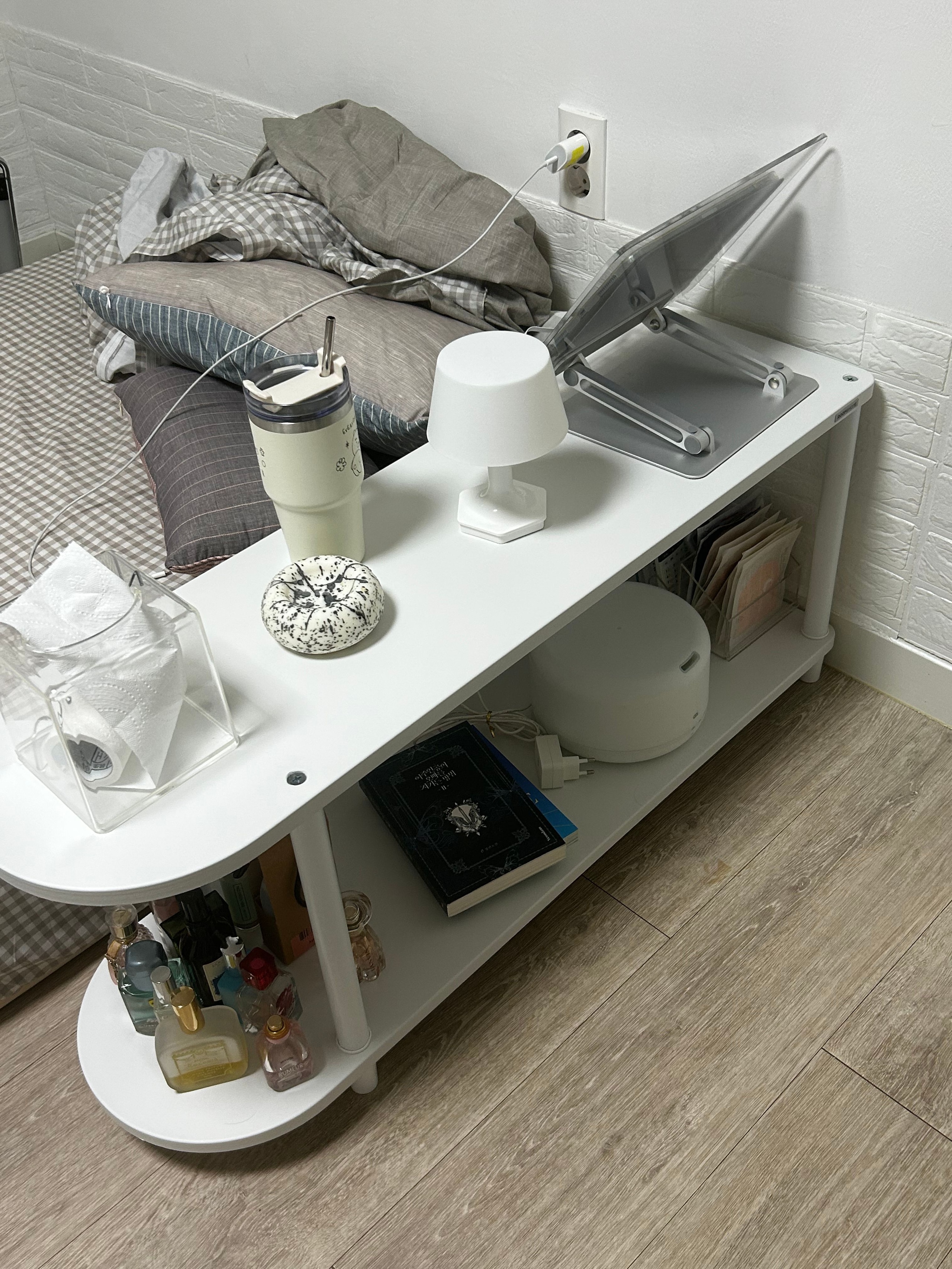Half-Moon Wooden Shelf user photo