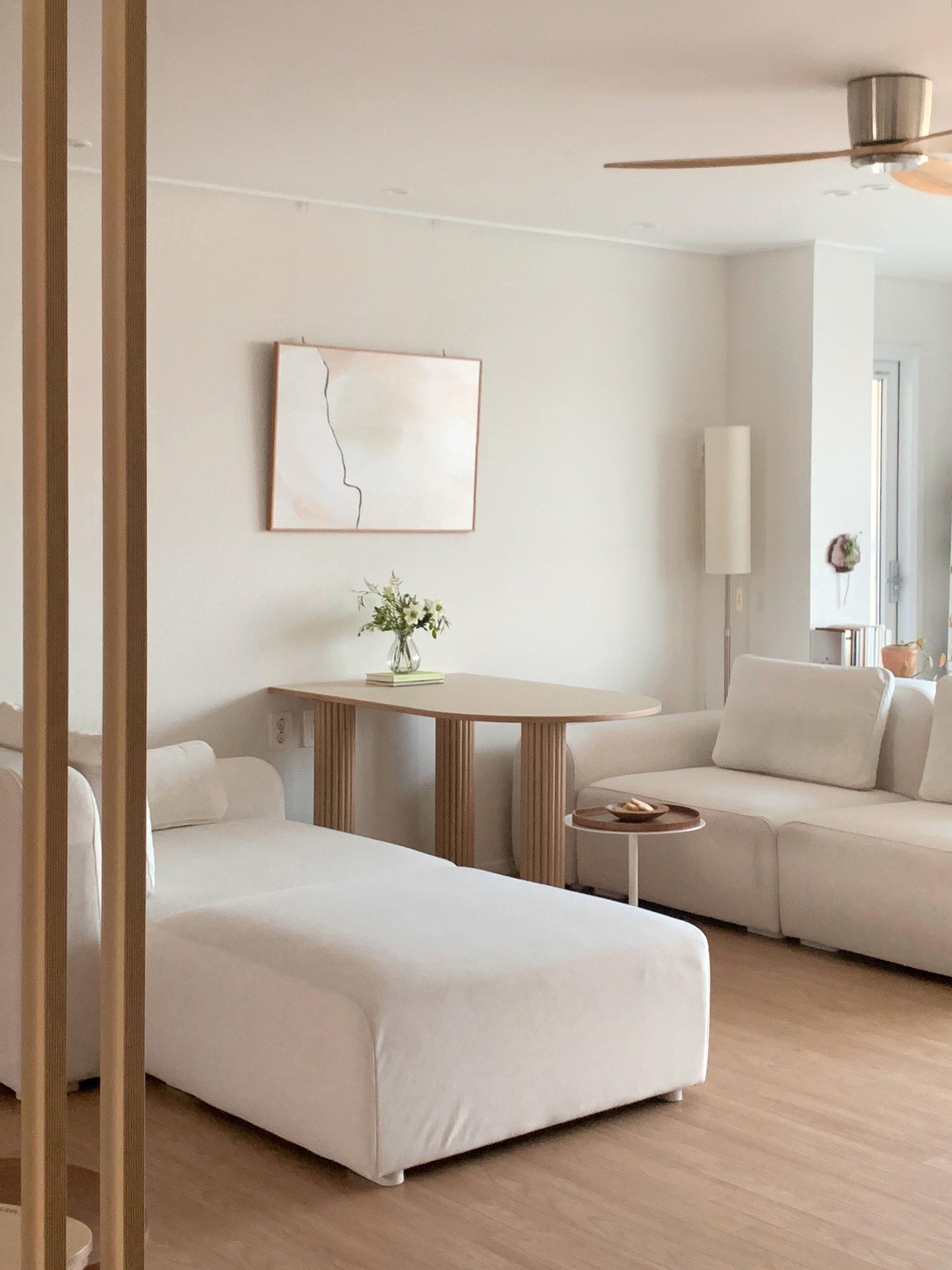 Modern Round Metal Side Table user photo