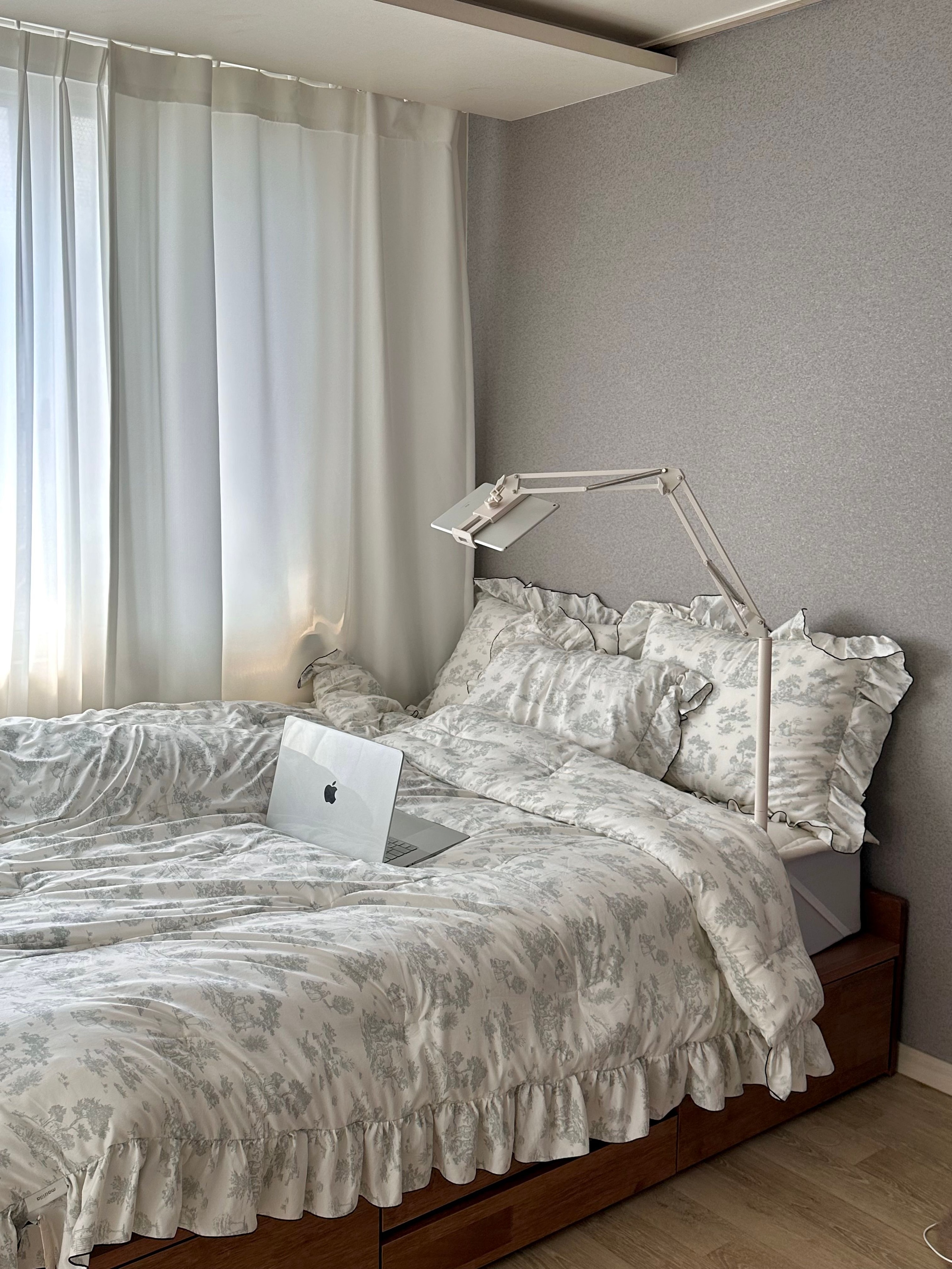 Hotel Style Dust-Free Frill Pillowcase user photo