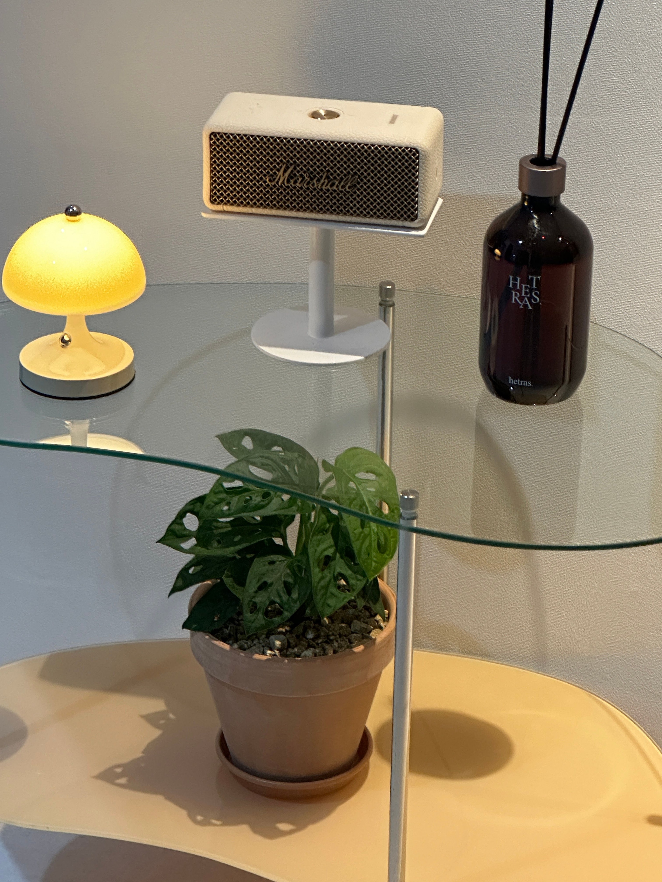 2-Tier Wavy Glass Table user photo