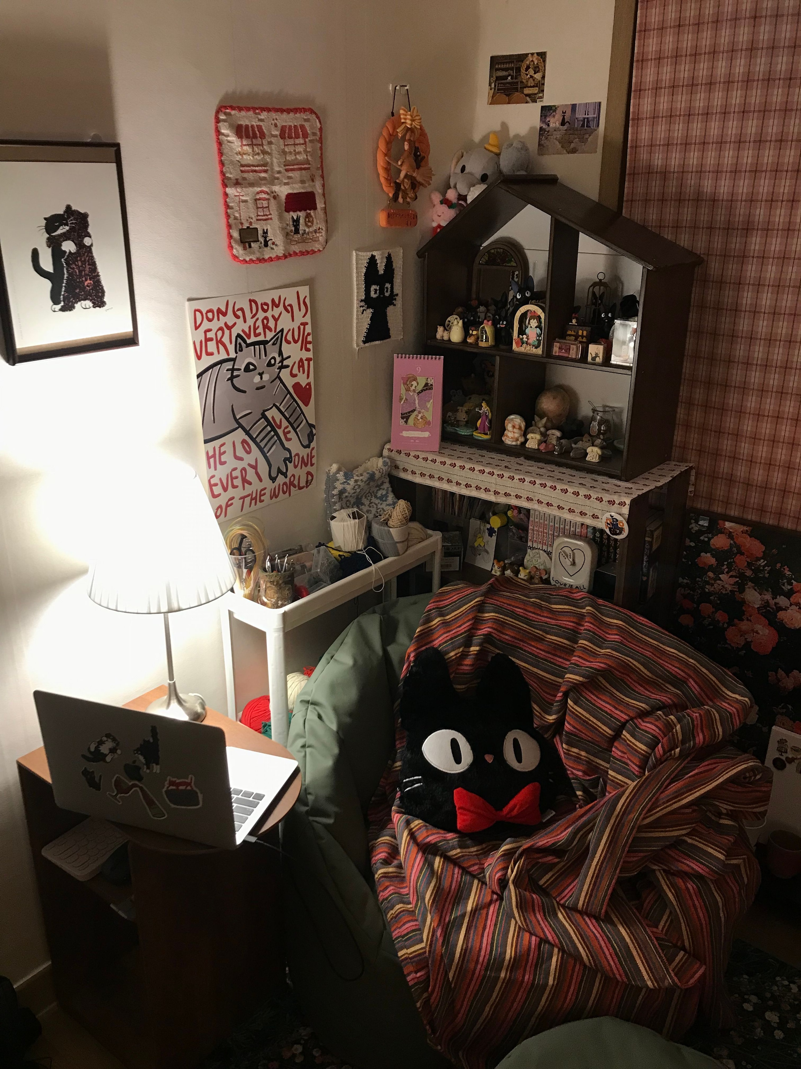Convertible Side Table & Shelf user photo