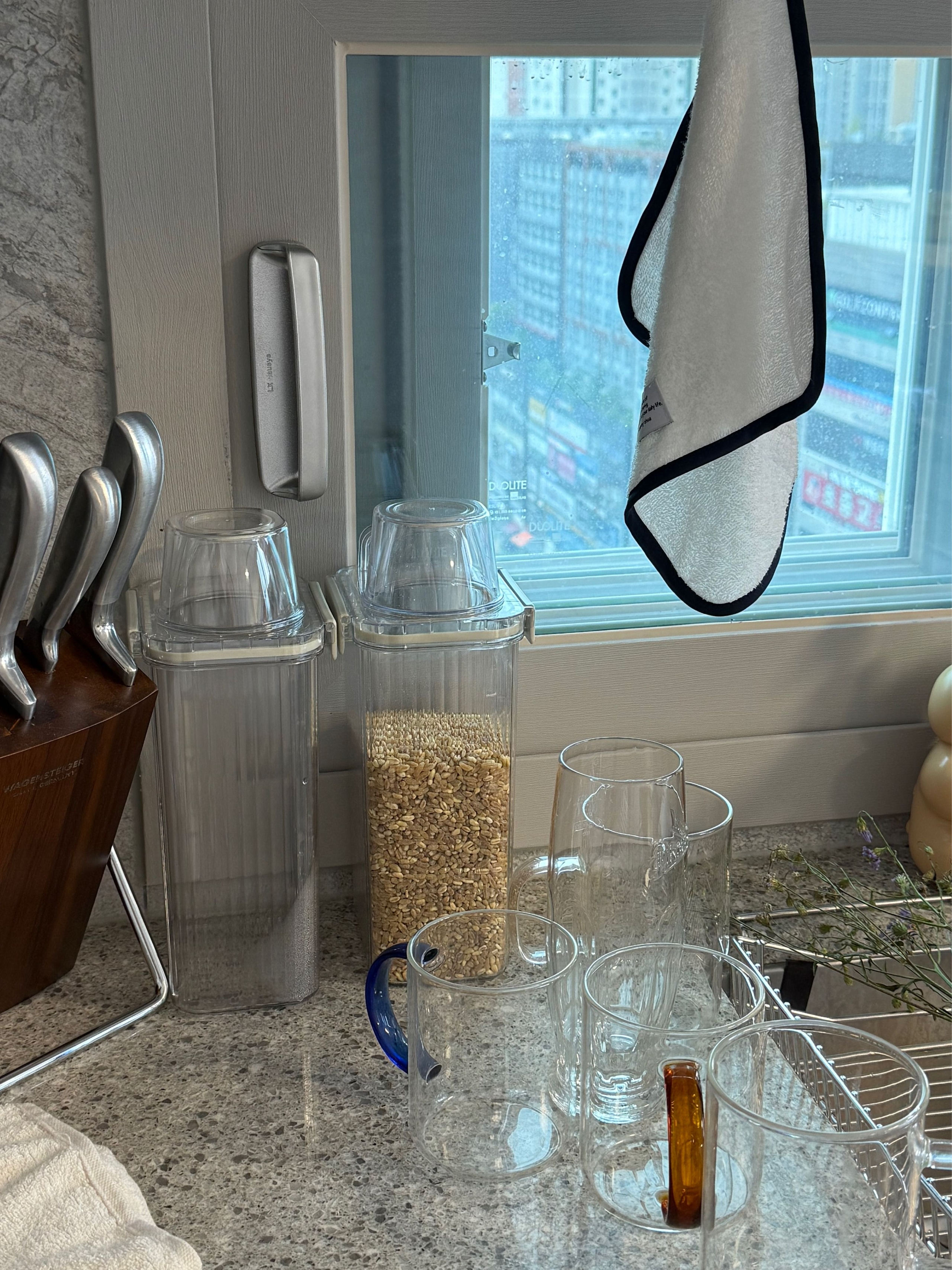 Dual Fit Sink Dish Rack user photo