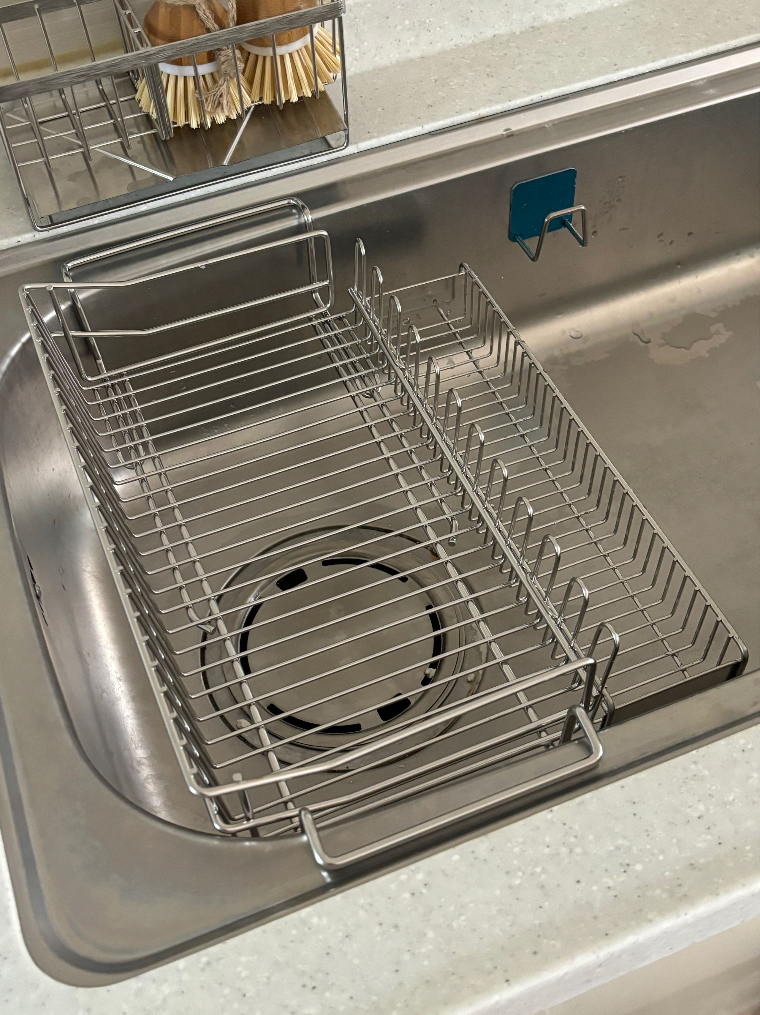 Dual Fit Sink Dish Rack user photo