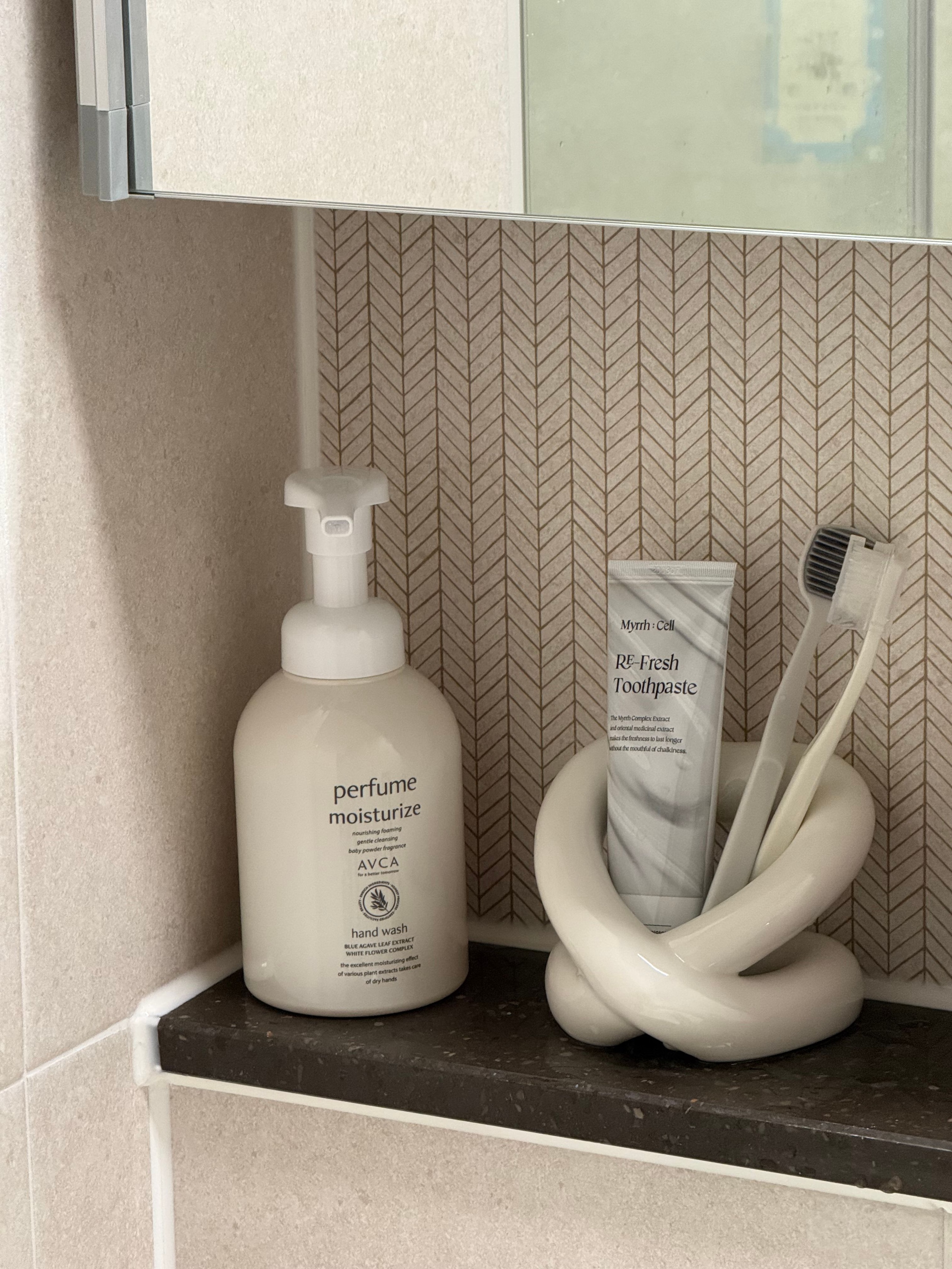 Sweetheart Ceramic Toothbrush Tray & Holder Set user photo