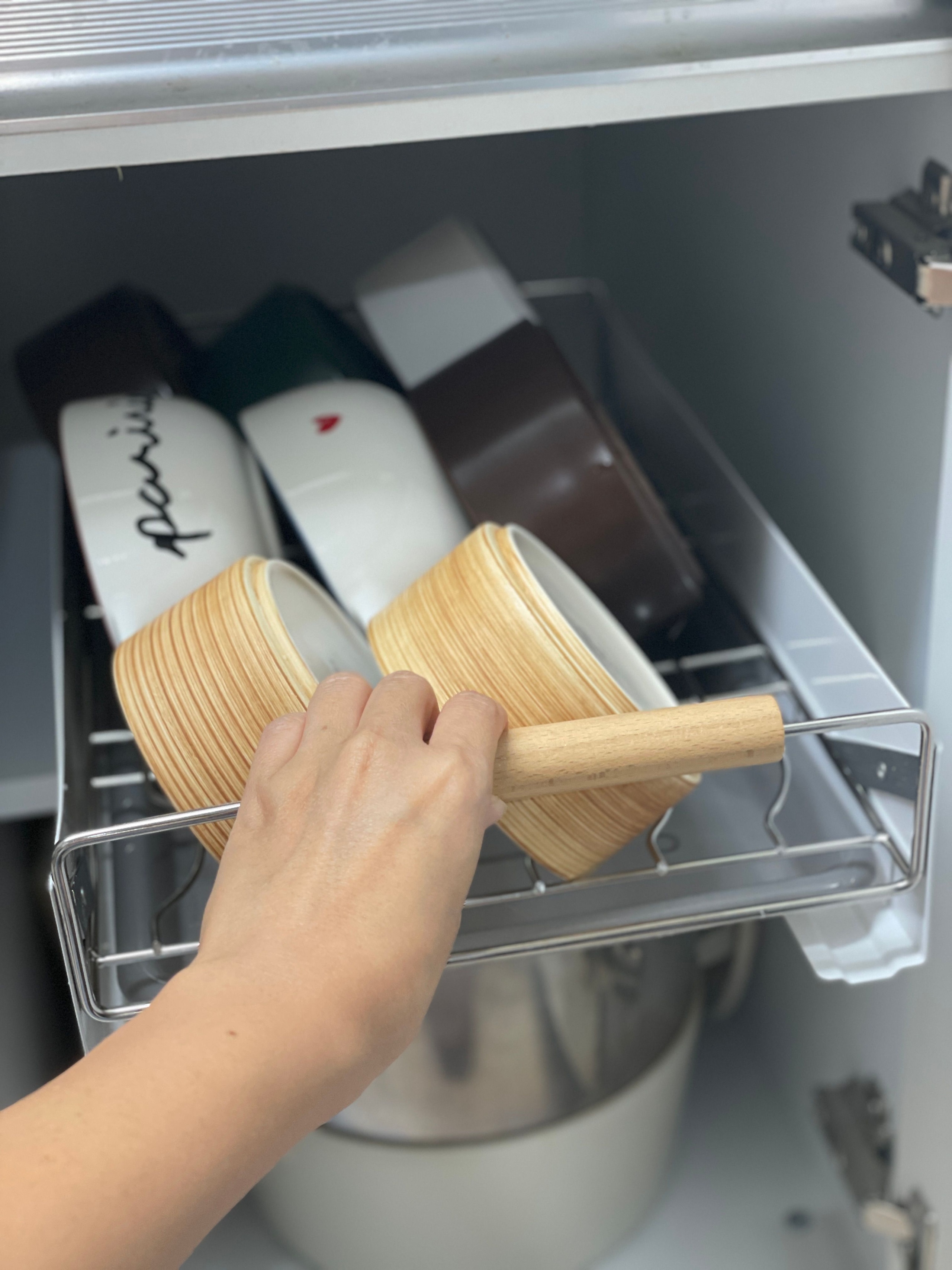 Sliding Dish Rack with Wood Handles user photo