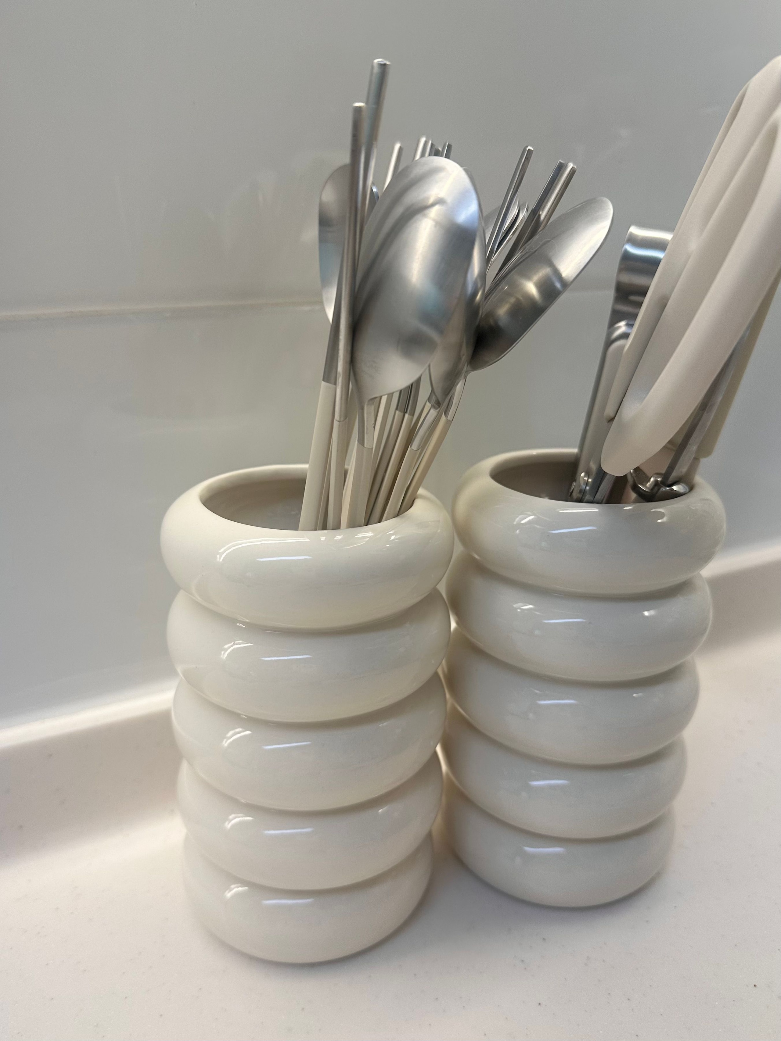 Cloud Ceramic Self-Draining Utensil Holder user photo