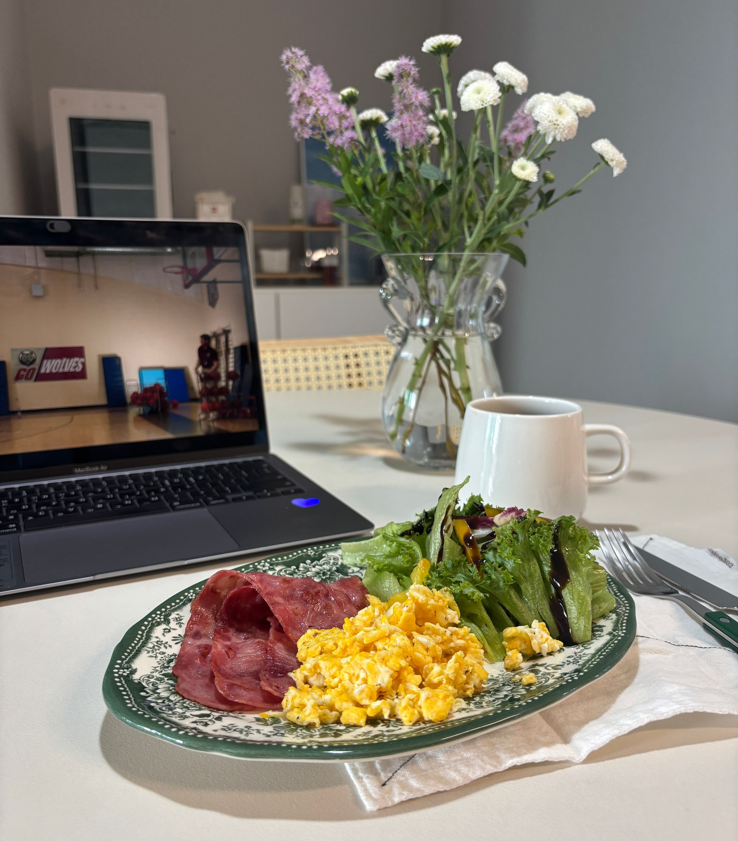 Modern Color-Handled Flatware Set for 2 (8-Piece) user photo