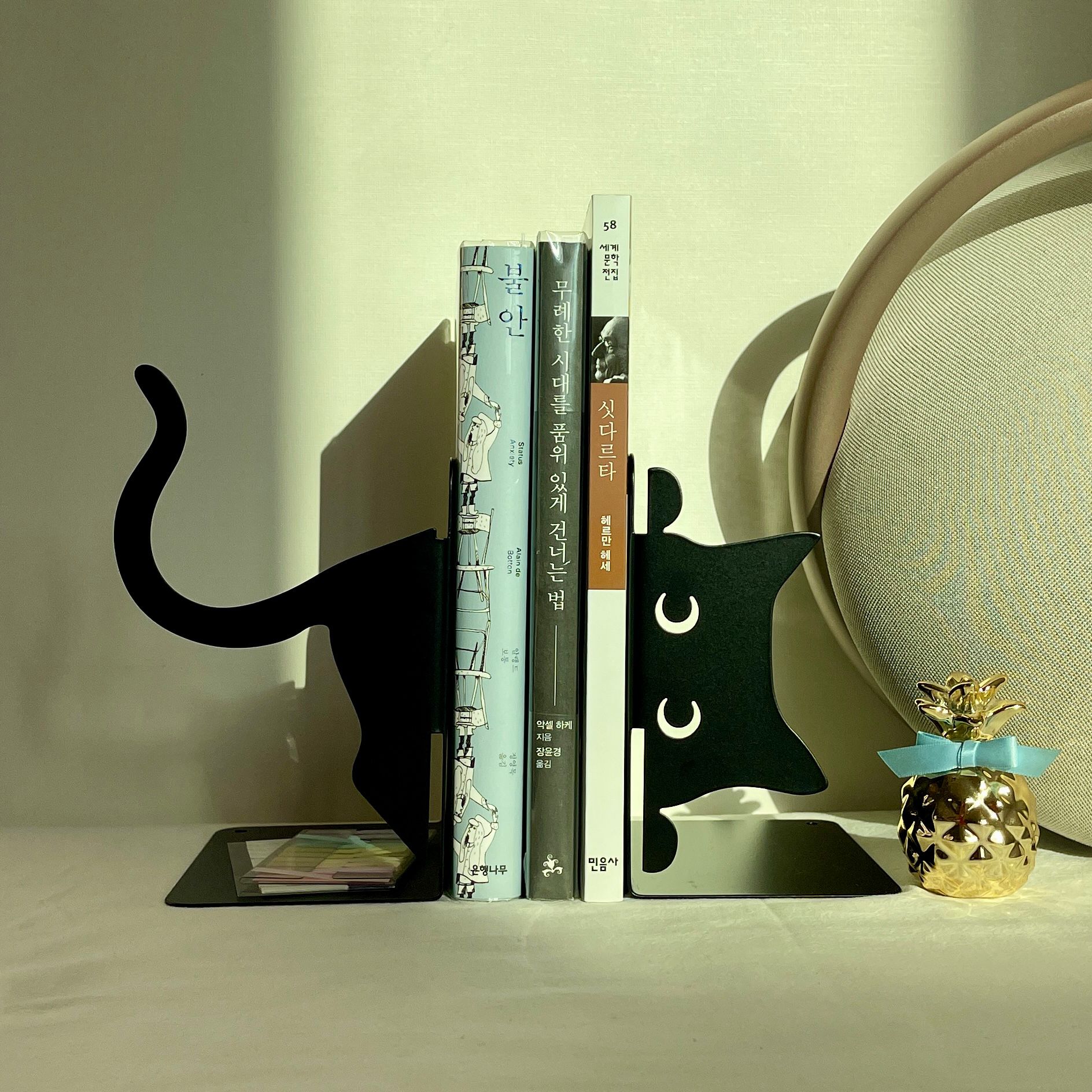 Peeking Black Cat Bookend user photo