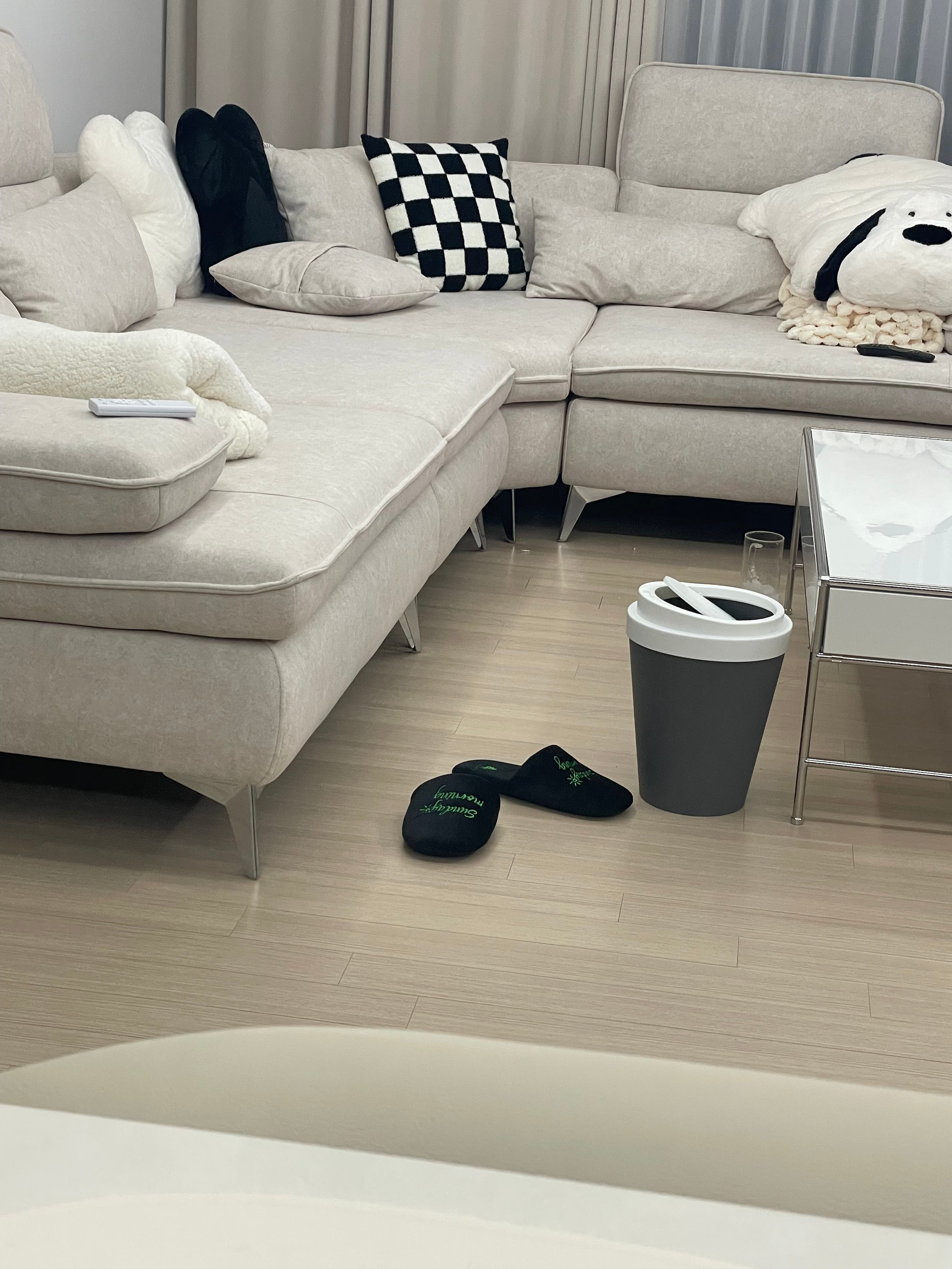 Soft Velvet Home Slippers - Set of 2 user photo