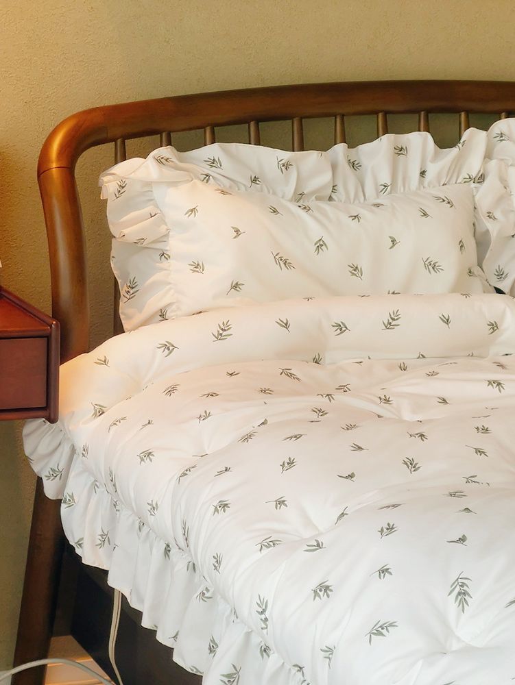 Hotel Style Dust Free Frill Comforter user photo