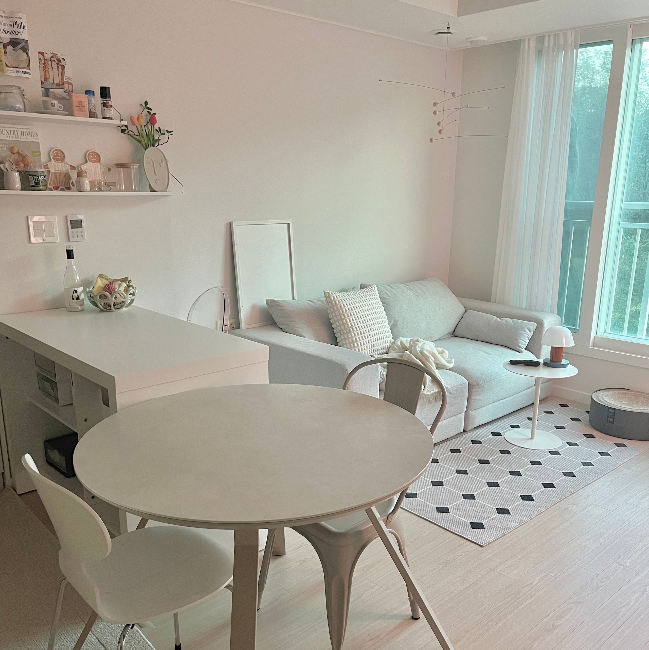 Modern Round Metal Side Table user photo