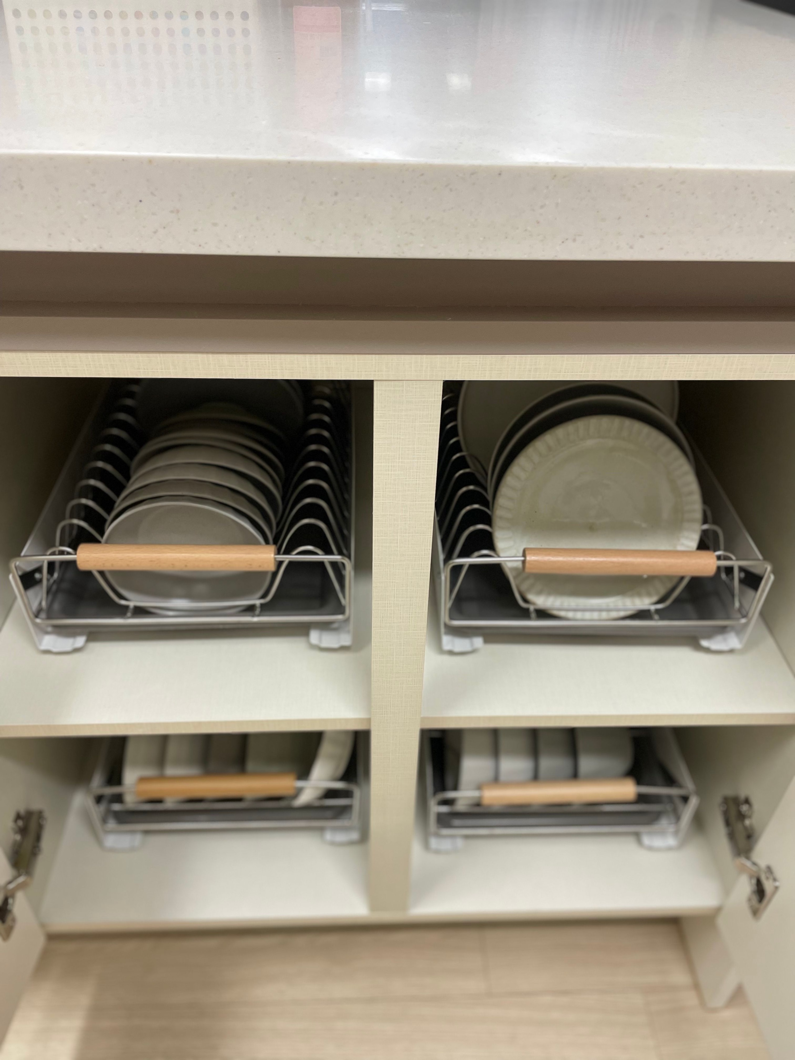 Sliding Dish Rack with Wood Handles user photo