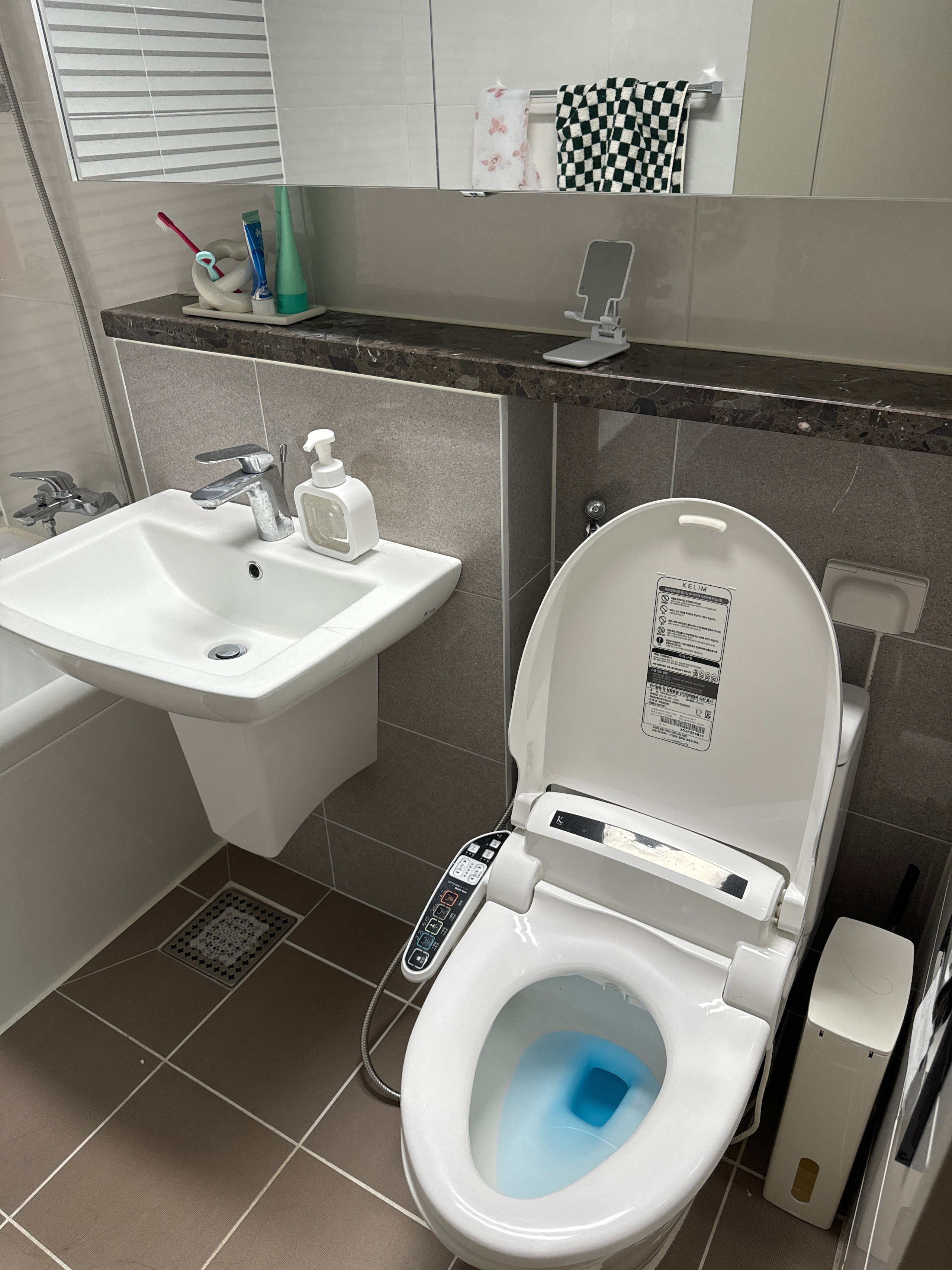 Sweetheart Ceramic Toothbrush Tray & Holder Set user photo