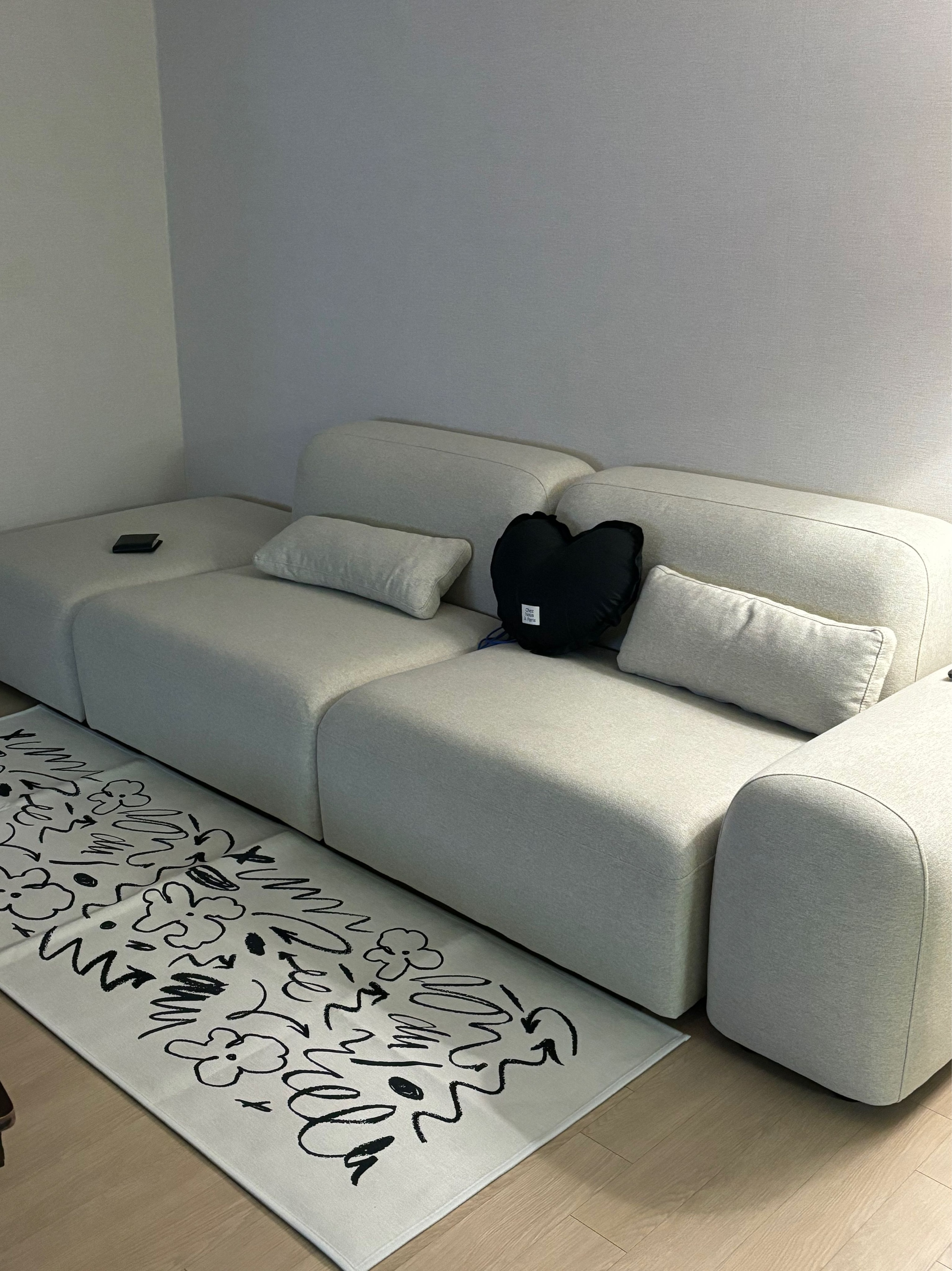 Graffiti Mid-Century Living Room Rug user photo