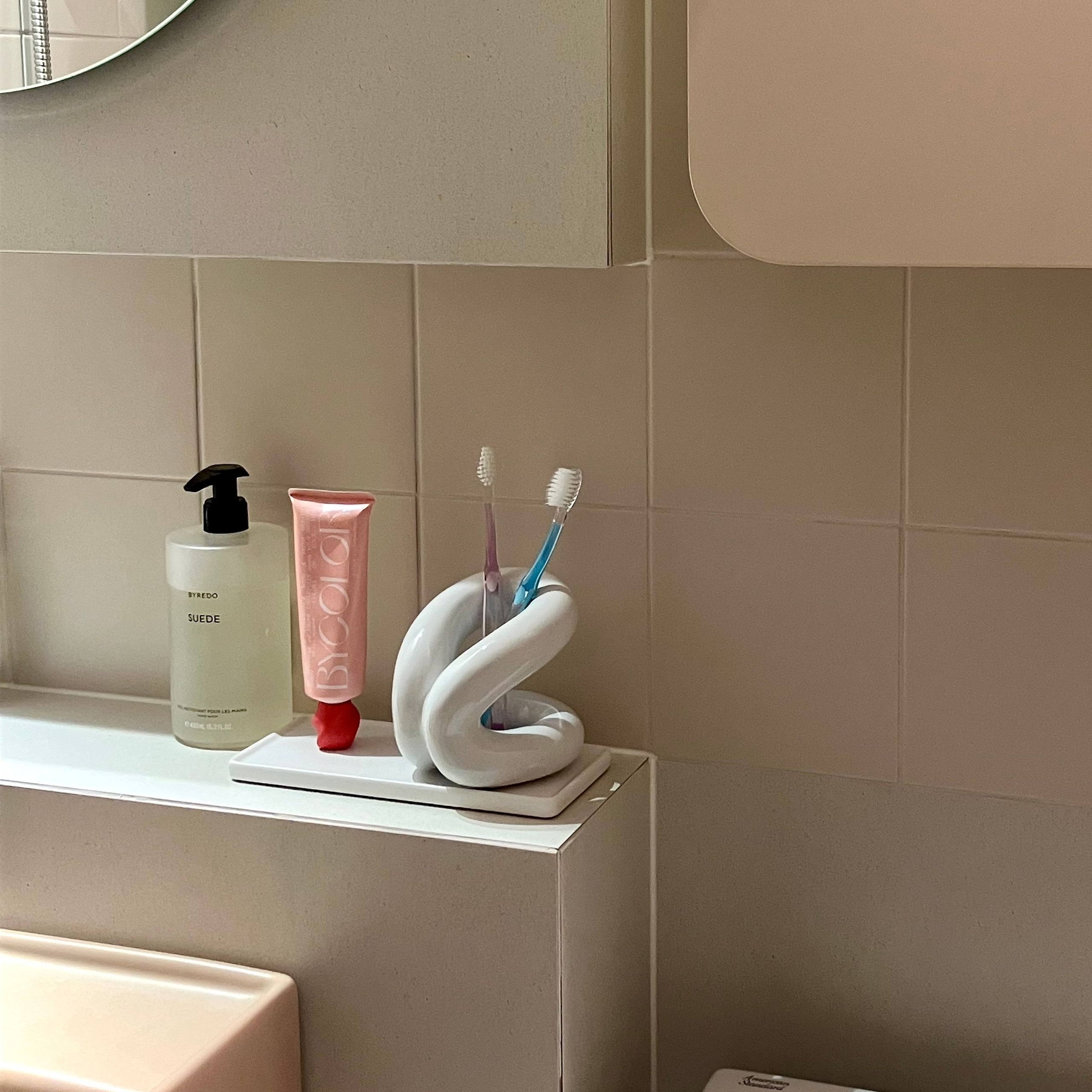 Ceramic Toothbrush Holder and Tray Set user photo