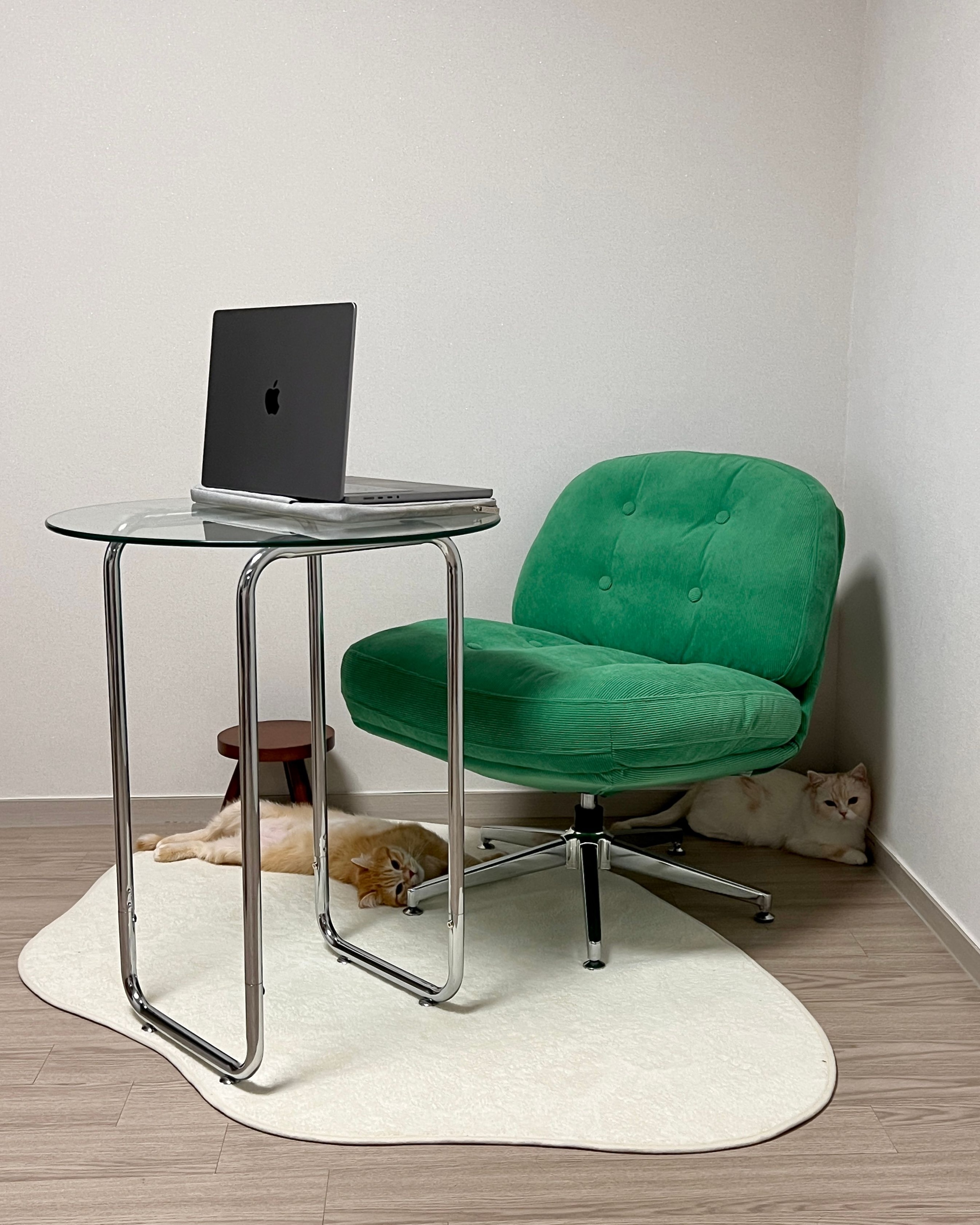 OAH Round Wood Plant Stool user photo