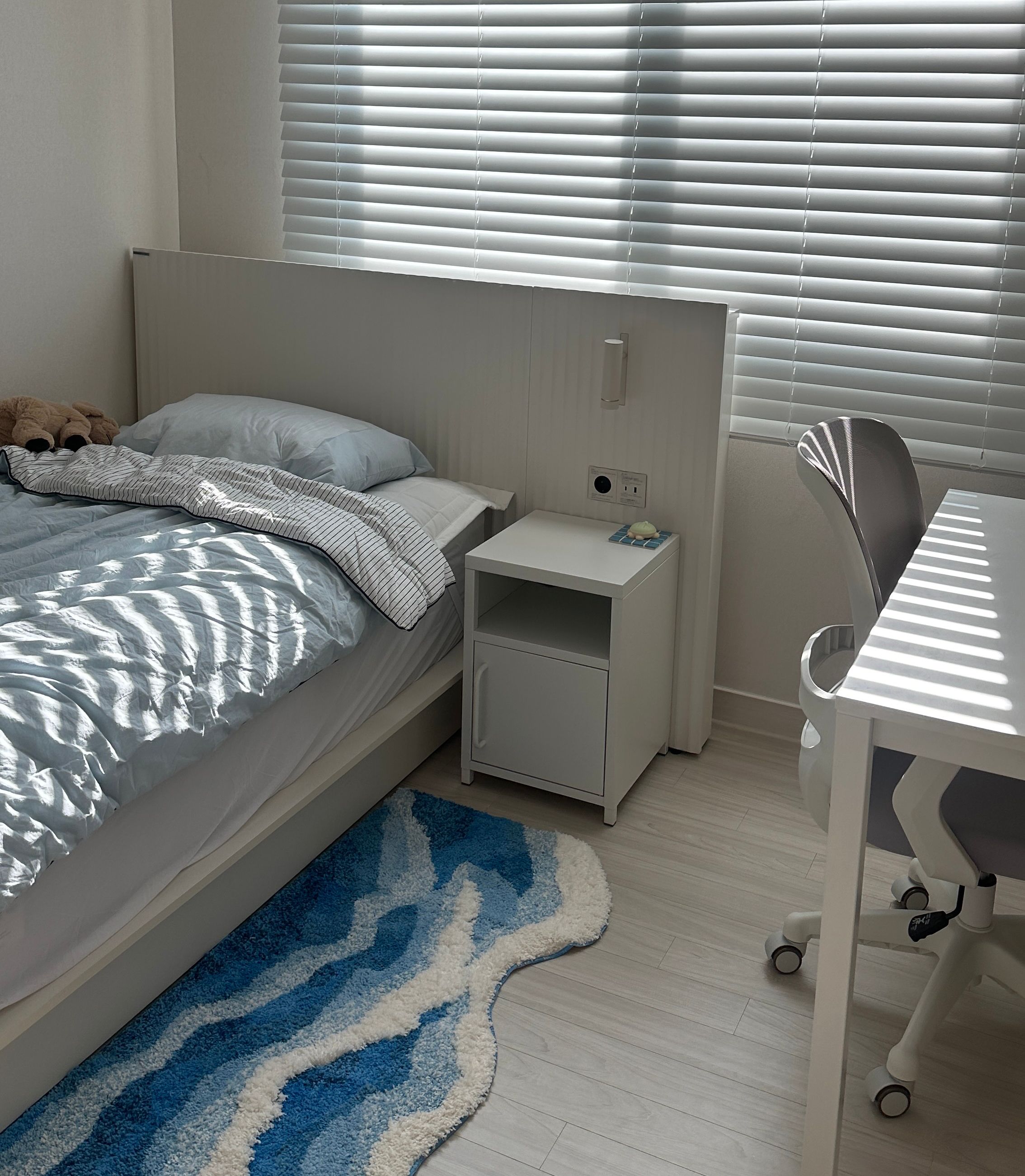 Wavy Blue Tufted Rug user photo