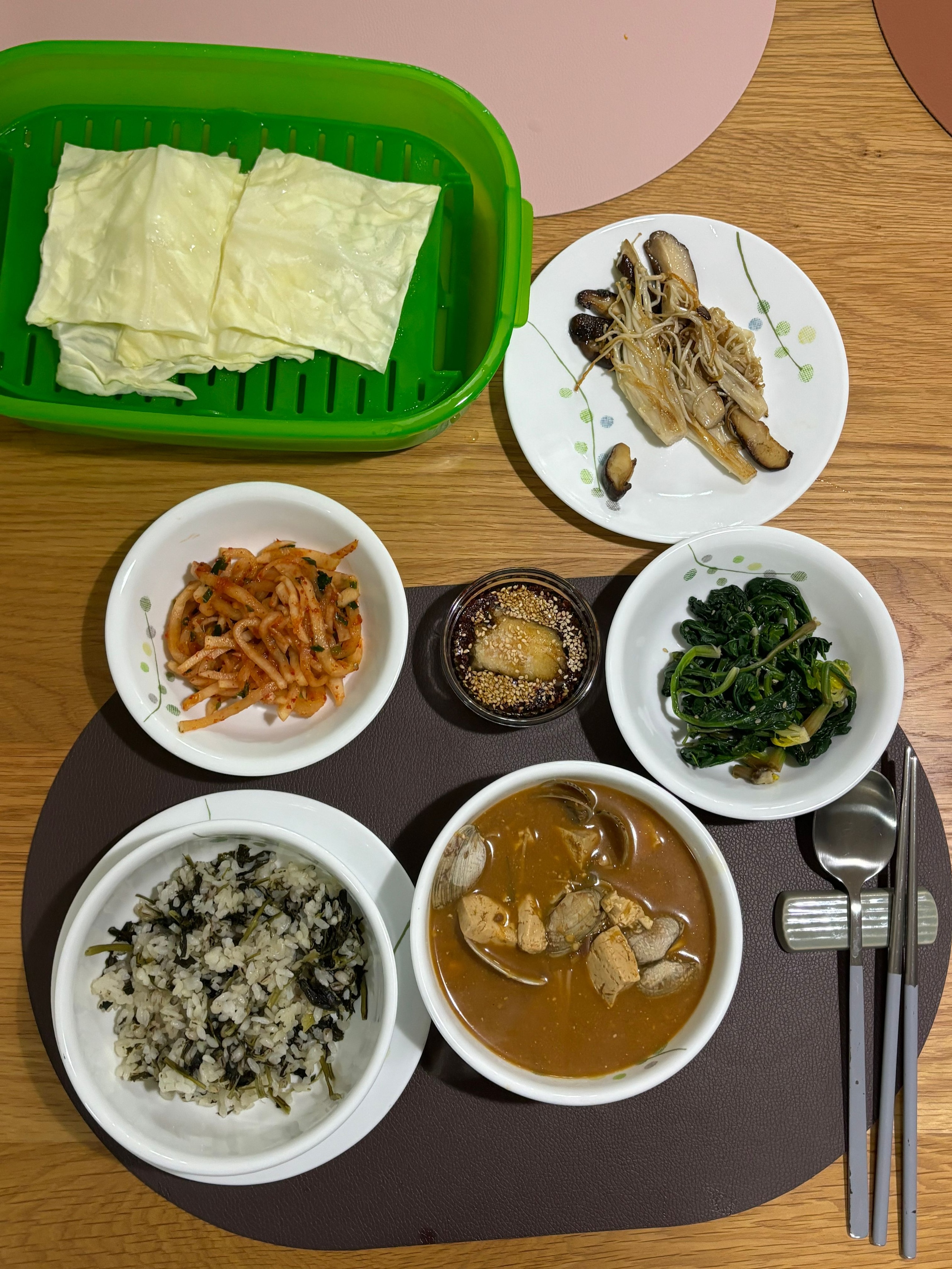 Seoul Minimalist Matte Fork & Knife Set for 2 (4-Piece) user photo